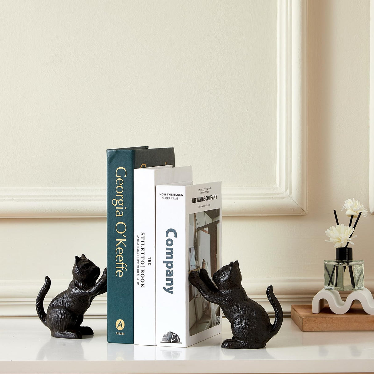 Denique Cat Decorative Bookends, Cute Book Ends to Hold Books, Bookends for Shelves, Unique Cast Iron Book Stopper for Heavy Books, Cat Office Decor, 1 Pair/2 PCS Denique