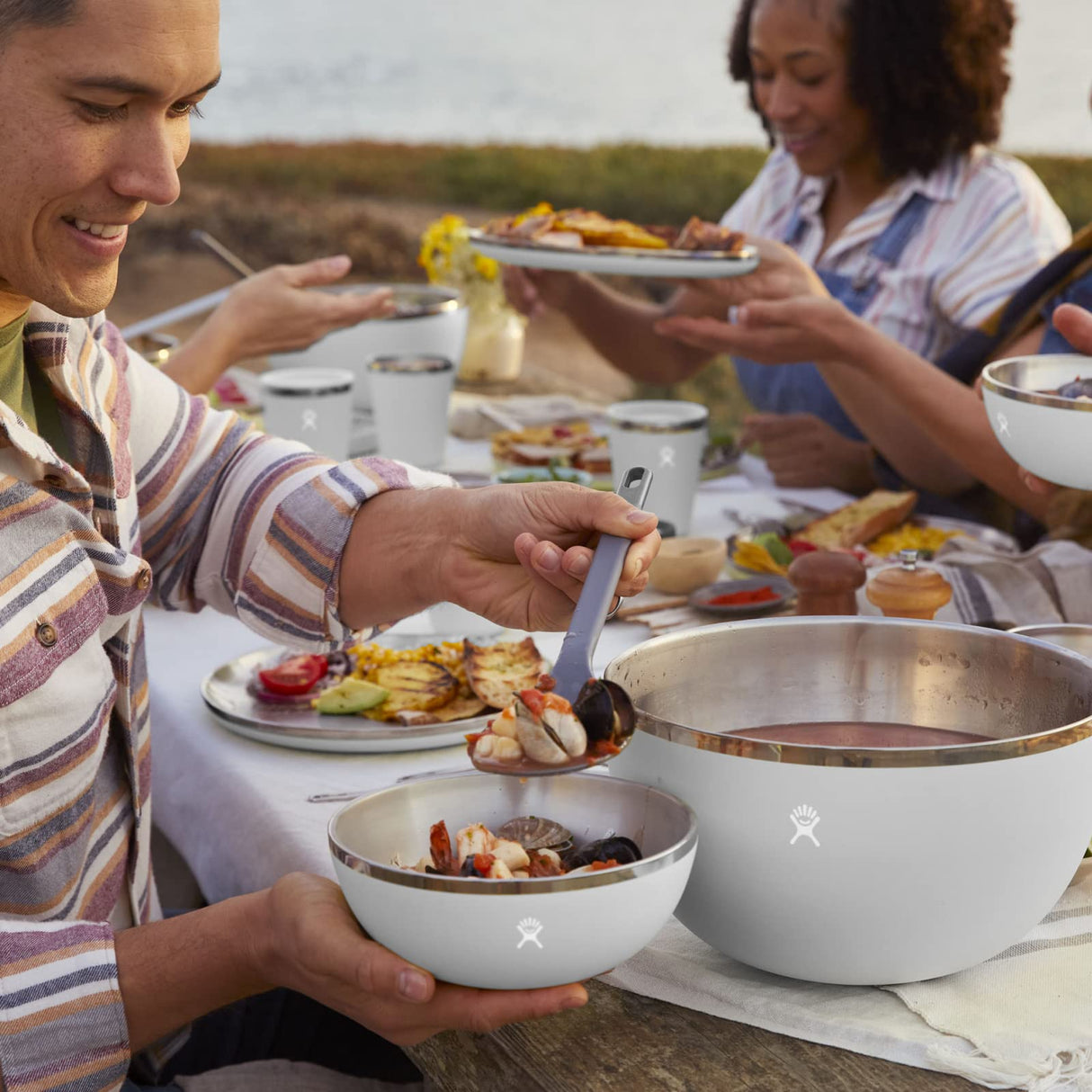 Hydro Flask Outdoor Kitchen Bowl - Stainless Steel Dinnerware Reusable Camping Gear Mess Kit - Dishwasher Safe, BPA-Free, Non-Toxic Hydro Flask