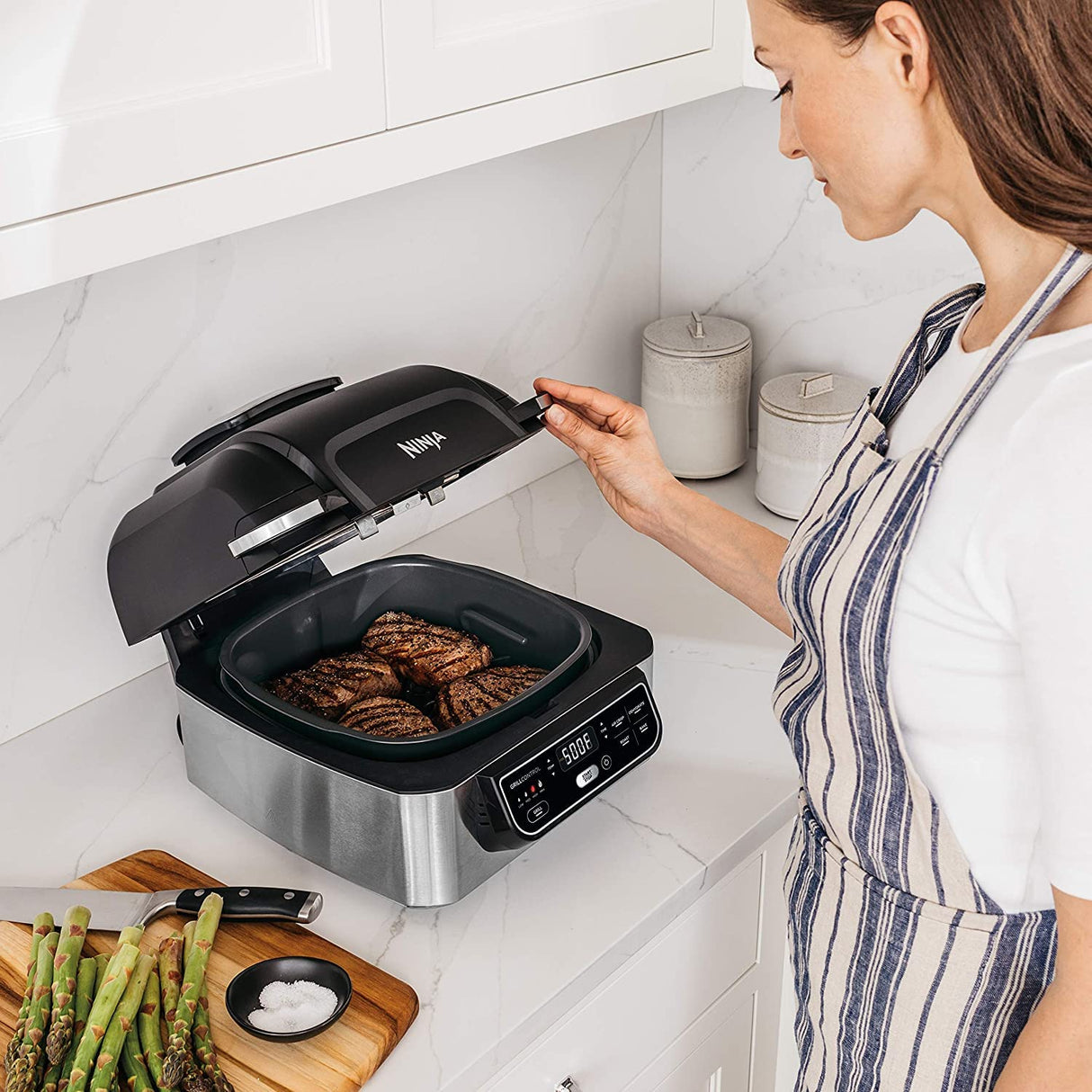 Ninja Foodi 4qt 5-in-1 Indoor Grill and Air Fryer - AG301 Ninja