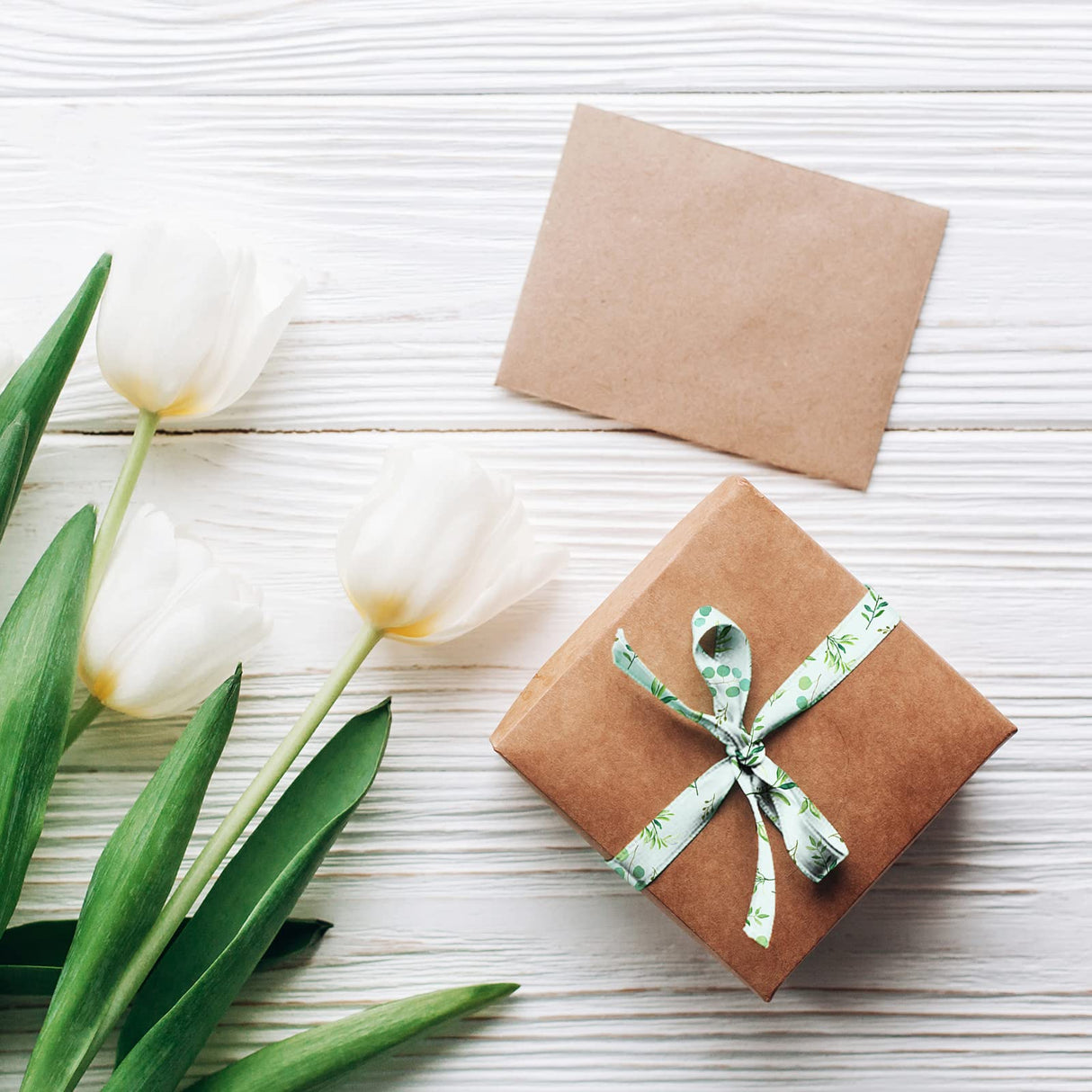 Whaline 12Pcs Floral Cotton Fabric Bundles 10 x 10 Inch Floral Greenery Printed Fat Quarters Pink Green Retro Quilting Patchwork for Spring DIY Handmade Crafting Home Party Decor Whaline