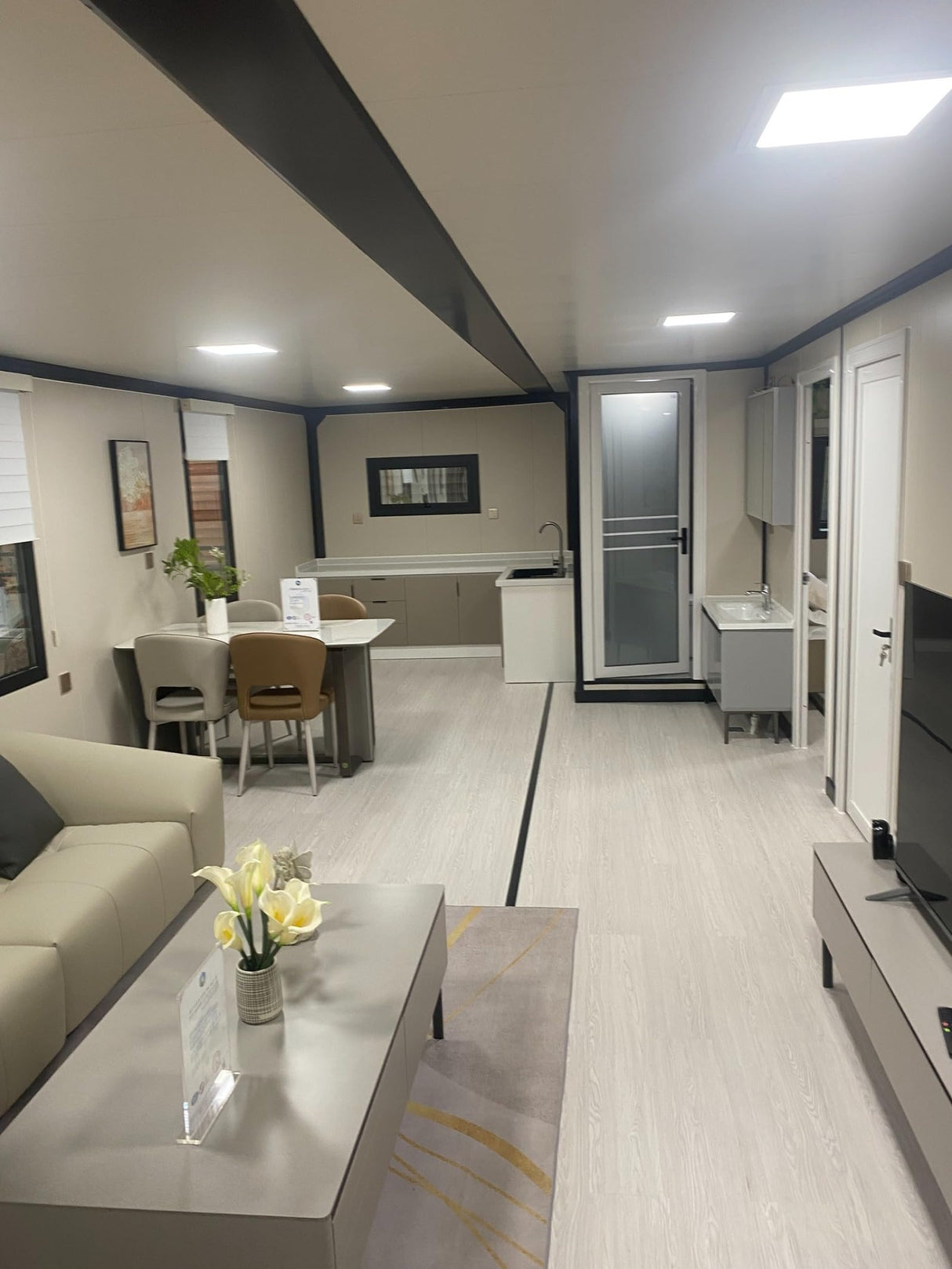 Tiny Homes for Sale Prefab, Expandable Container House Modular Home for Adults to Live in, Foldable Home Tiny House with 2-3 Bedrooms and Full Equiped Bathroom Generic