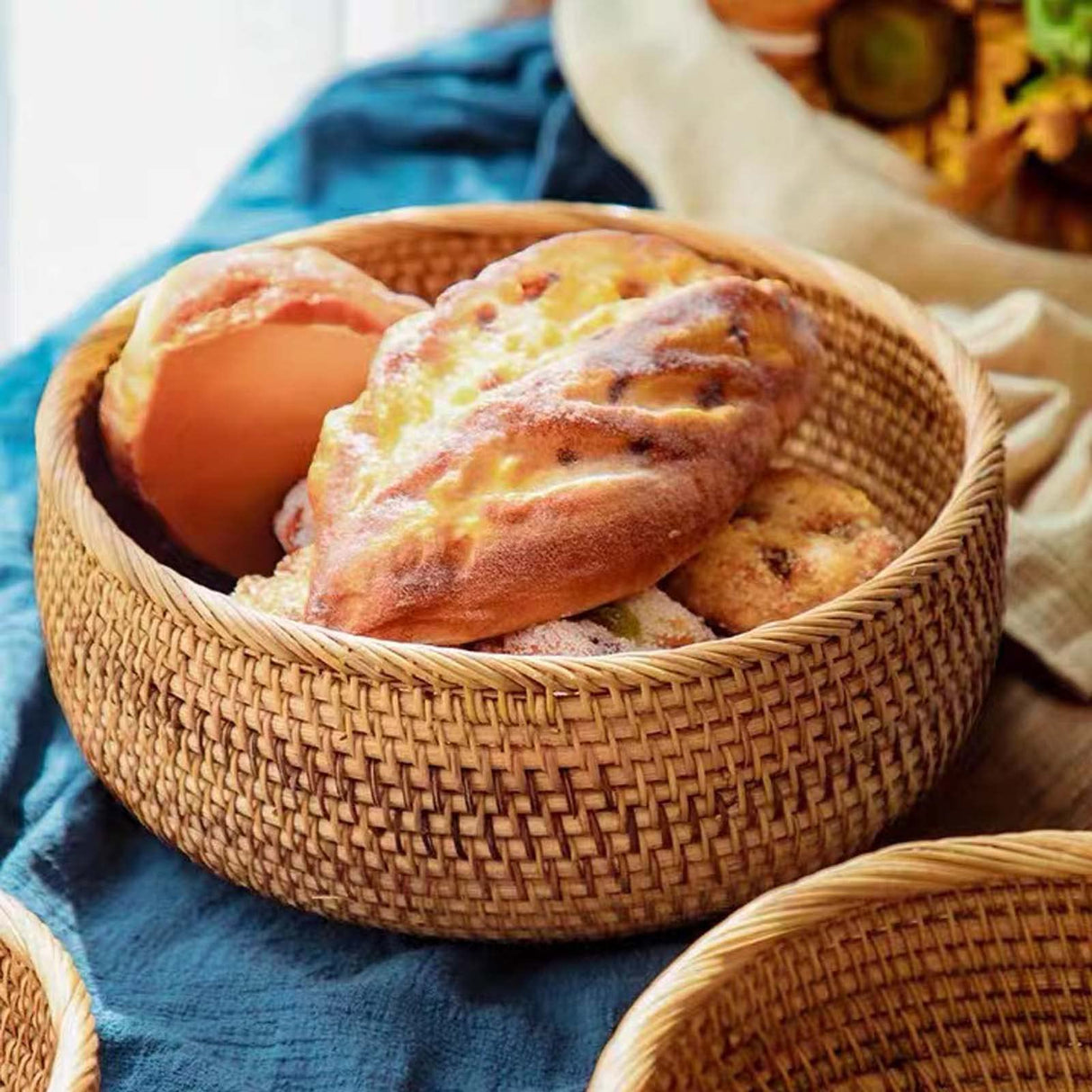Junnfun Round Rattan bread Basket - Natural Wicker Fruits Bread Basket,Round Fruit Woven Basket Bowls,Handmade Rattan Bread Basket for Serving,Handwoven Storage Serving Baskets,Honey Brown 10.2" Junnfun