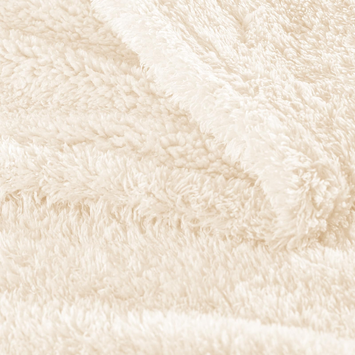 Exclusivo Mezcla Fuzzy Fleece Throw Blanket for Couch Sofa, Lightweight Fluffy Solid Velvet Blanket, Suitable for All Seasons, 50x60 Inches, White Exclusivo Mezcla