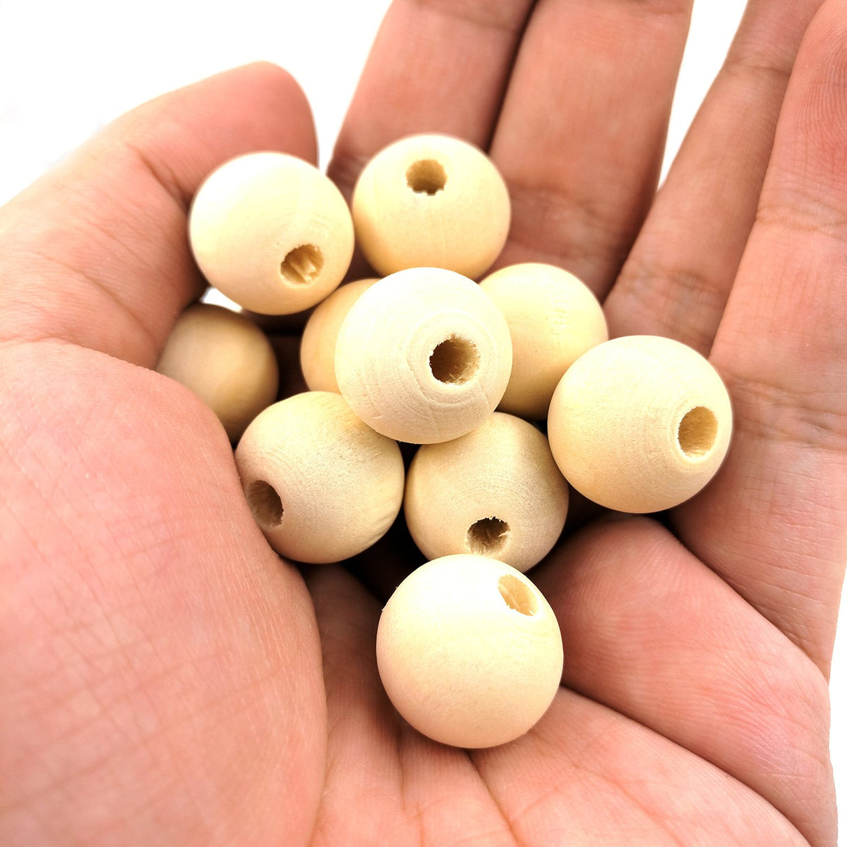 Hagao Natural Wood Beads Round Ball Wooden Loose Beads Unfinished Wood Spacer Beads for Craft-Making 200pcs (16mm) Hagao
