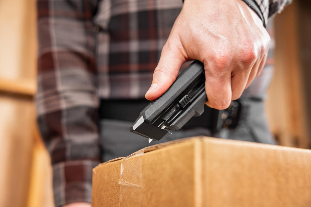 ToughBuilt Auto-loading Utility Knife with Pry Bar - TB-H4-10-A ToughBuilt