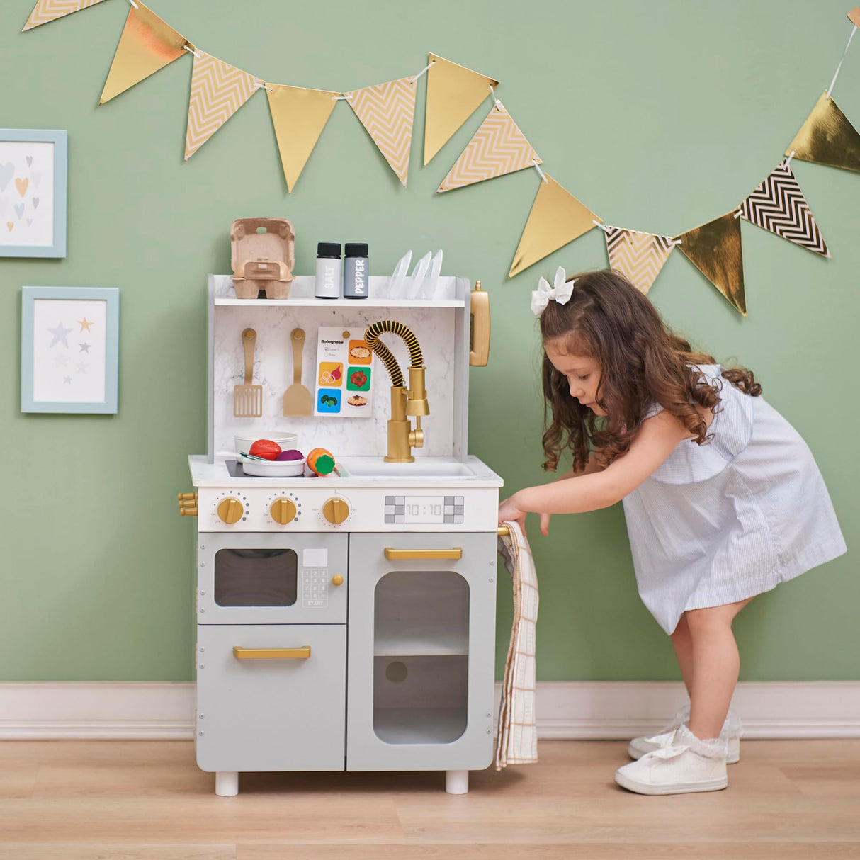 Teamson Kids Little Chef Memphis Small Wooden Play Kitchen with Interactive, Realistic Features, and 16 Kitchen Accessories - for 3yrs and up, Pretend Play House, Restaurant - Gray/Gold/Faux Marble Teamson Kids