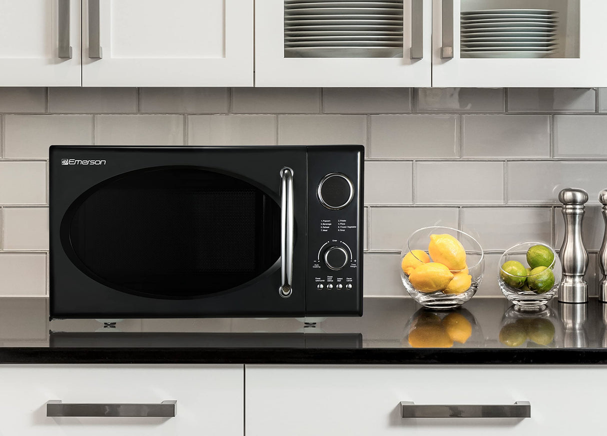 Emerson MWRG0901BK Retro Compact Countertop 800W Microwave Oven with 1,000W Grill Function, LED Display, 5 Power Levels, 8 Auto Menus, Glass Turntable and Child Safe Lock, 0.9 Cu. Ft., Black Emerson