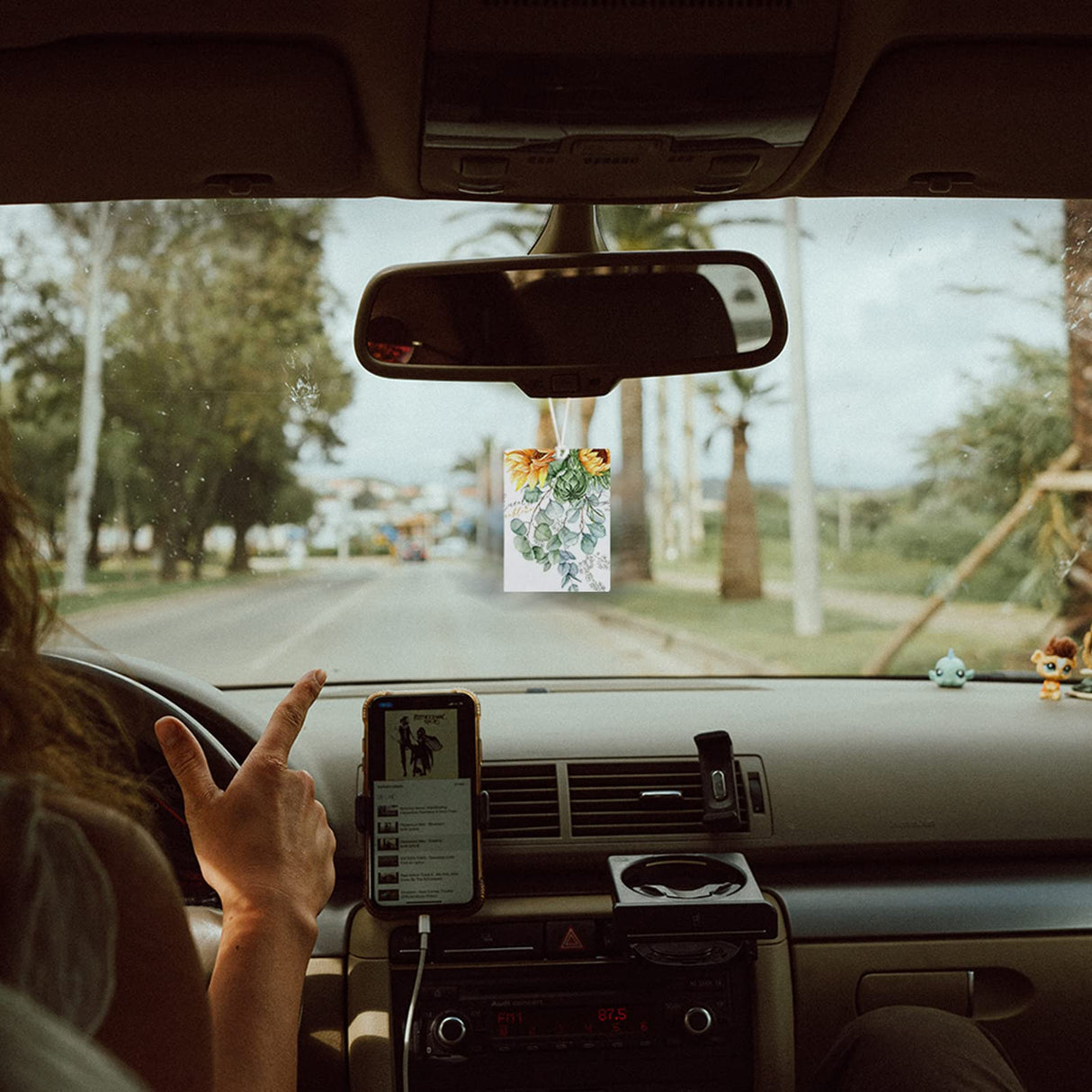 MAIKESUB 25 Pieces Rectangle Sublimation Air Freshener Blank Sheets Car Scented Hanging Sheets Felt Air Freshener White Fragrant Sheets with Bags and Elastic Rope for Car Interior Use and Decor MAIKESUB