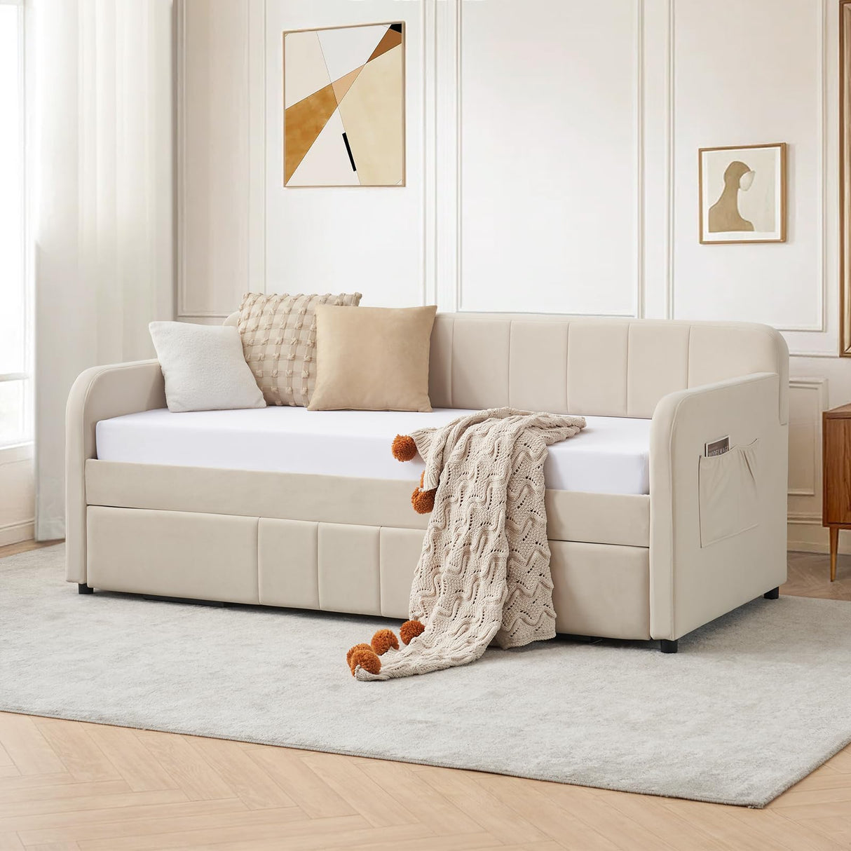 Twin Size Daybed with Pop Up Trundle Bed,Velvet Twin to King Size Day Bed Frame with USB Ports&Side Pockets,Extendable Upholstered Wooden Sofa Bed for Bedroom,Living Room,No Box Spring Needed,Beige JEEOHEY