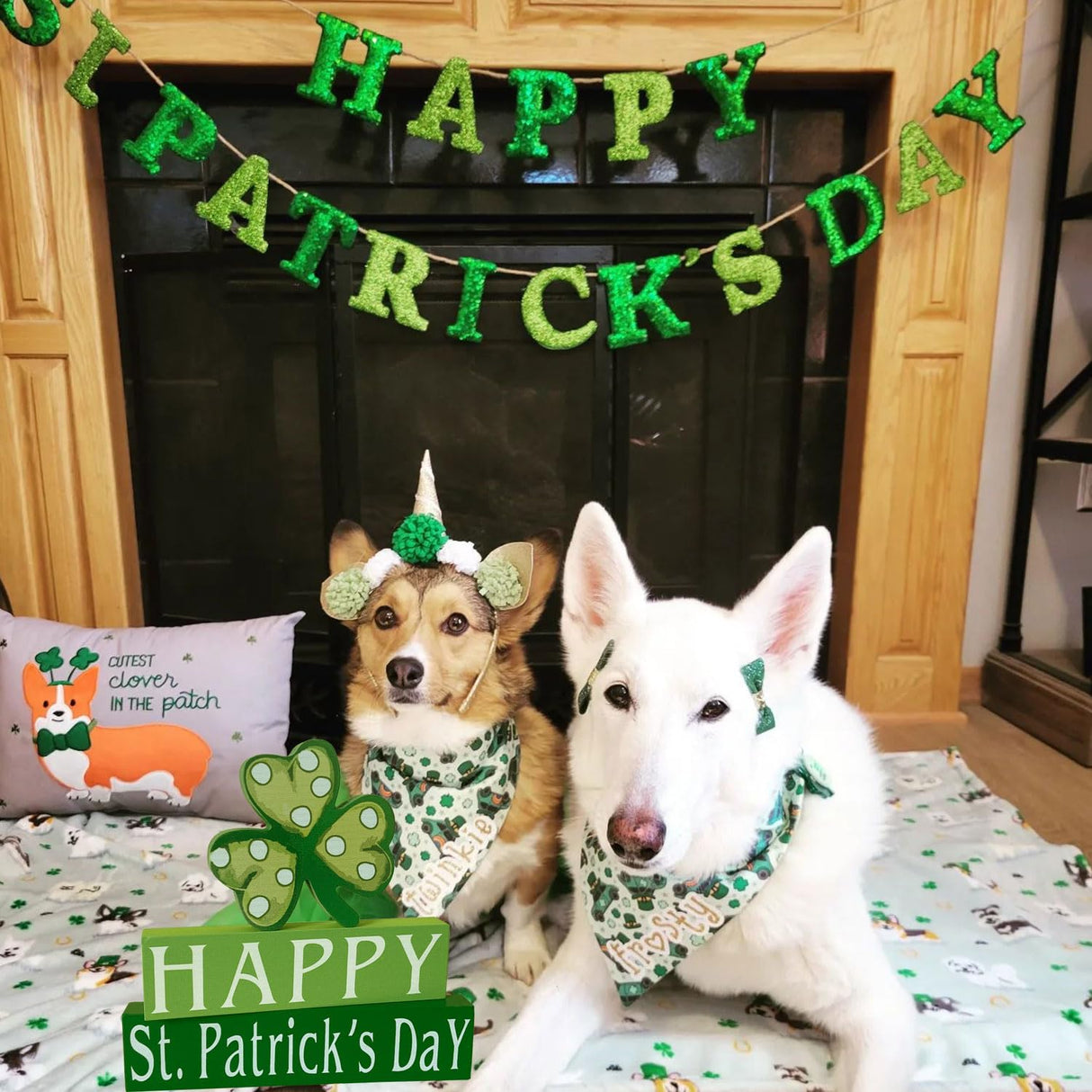 Happy St. Patrick's Day Wood Block Table Sign, Wooden Shamrock Table Top Decorations Tiered Trays Desk Shelf Irish Home Office Coffee Bar Decor 3 Pieces Green OEQSHMY