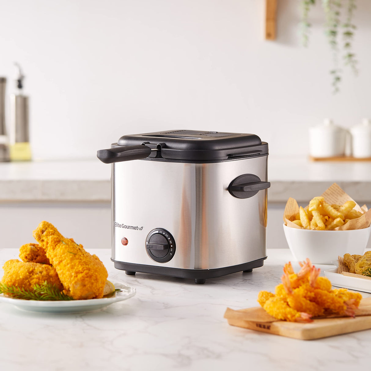 Elite Gourmet EDF1550# Electric 1.5 Qt. / 6 Cup Oil Capacity Deep Fryer, Adjustable Temperature, Removable Basket, Lid with Viewing Window, Stainless Steel Elite Gourmet