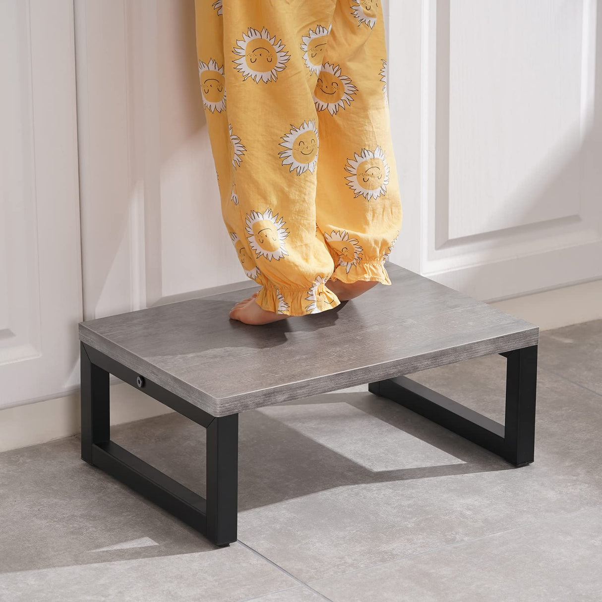 Snughome Wooden Step Stools for Adults Kids, Solid Portable Wooden Bedside Step Stool Adults Hold Up to 350 lb, One Step Foot Stool for Kitchen, Bedroom, Living Room, Bathroom - Self-Assembly(Grey) Snughome