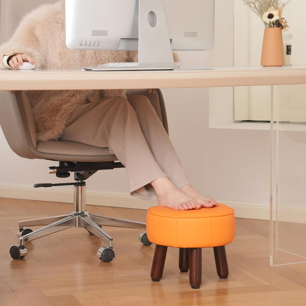 oakvivo 13in Small Foot Stool Ottoman, Round Faux Leather Foot Rest for Couch, Under Desk Pouf Footstool Footrest with Non-Skid Rubber Legs for Ling Room, Bedroom, 13''L x 13''W x 10.2''H, Orange oakvivo