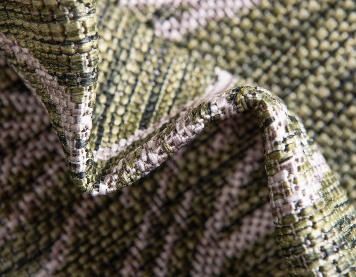 Unique Loom Outdoor Botanical Collection Area Rug - Leaf (5' 1" x 8' Rectangle, Green/ Ivory) Unique Loom