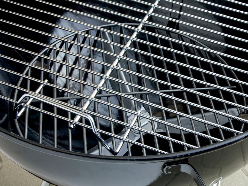 Weber Original Kettle 18 Inch Charcoal Grill, Black Weber