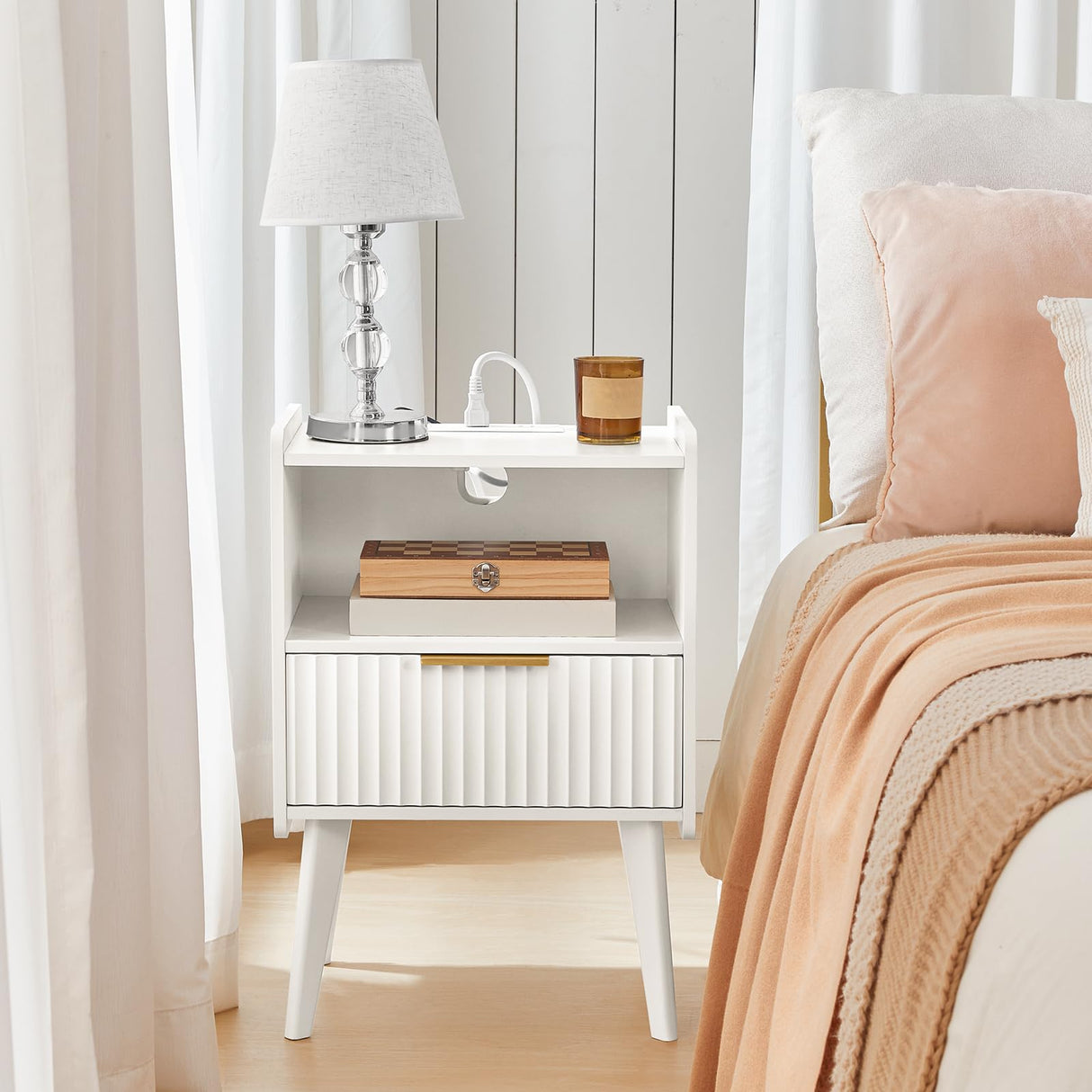 MAHANCRIS End Table Living Room Fluted Night Stand, 15.9" Modern Side Table with Charging Station,Bedside Table with Drawer for Small Spaces, Bedroom, White ETWT61E01 MAHANCRIS