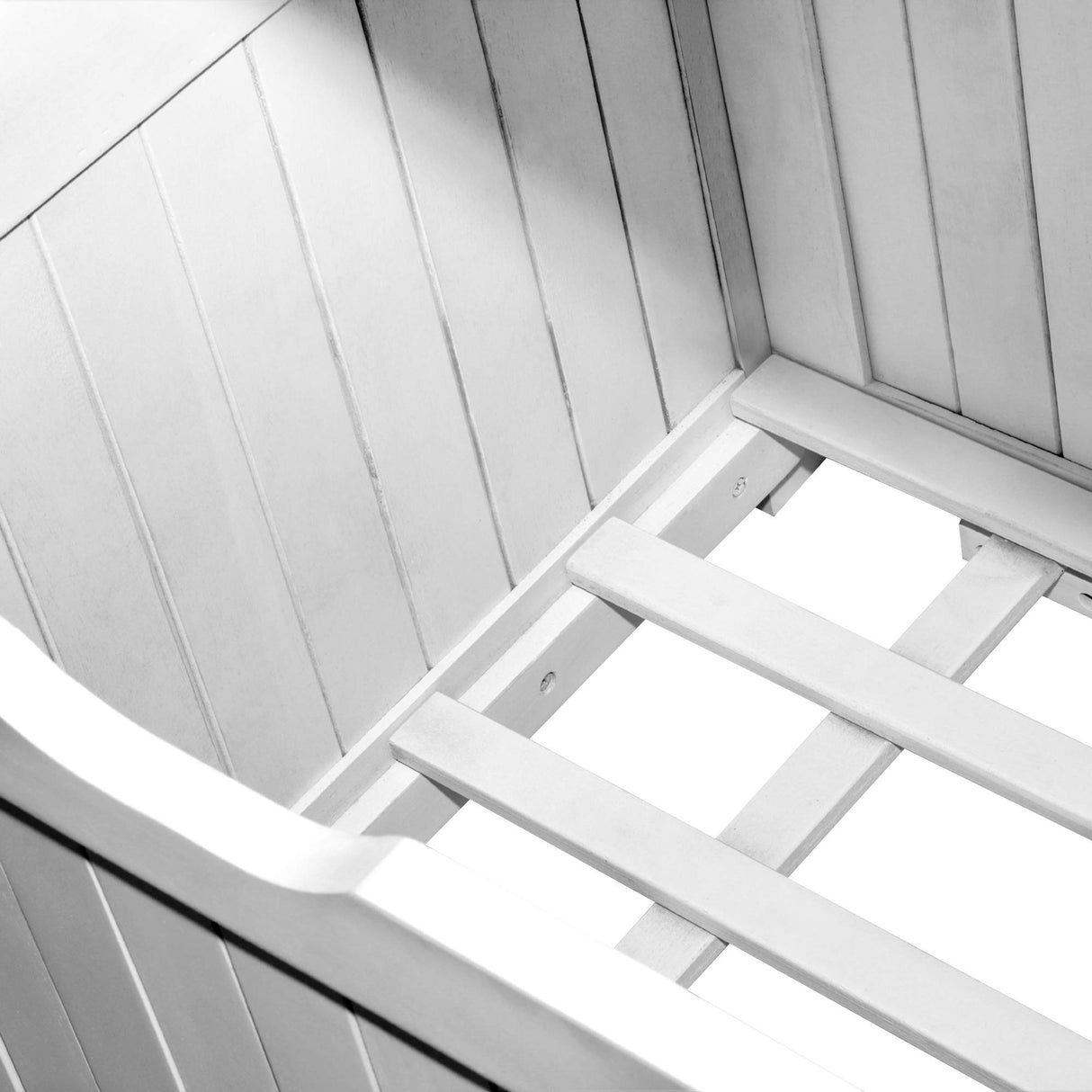 Outsunny 41 Gallon White Wooden Outdoor Storage Bench with Waterproof Lining and 2-Seat Capacity Outsunny