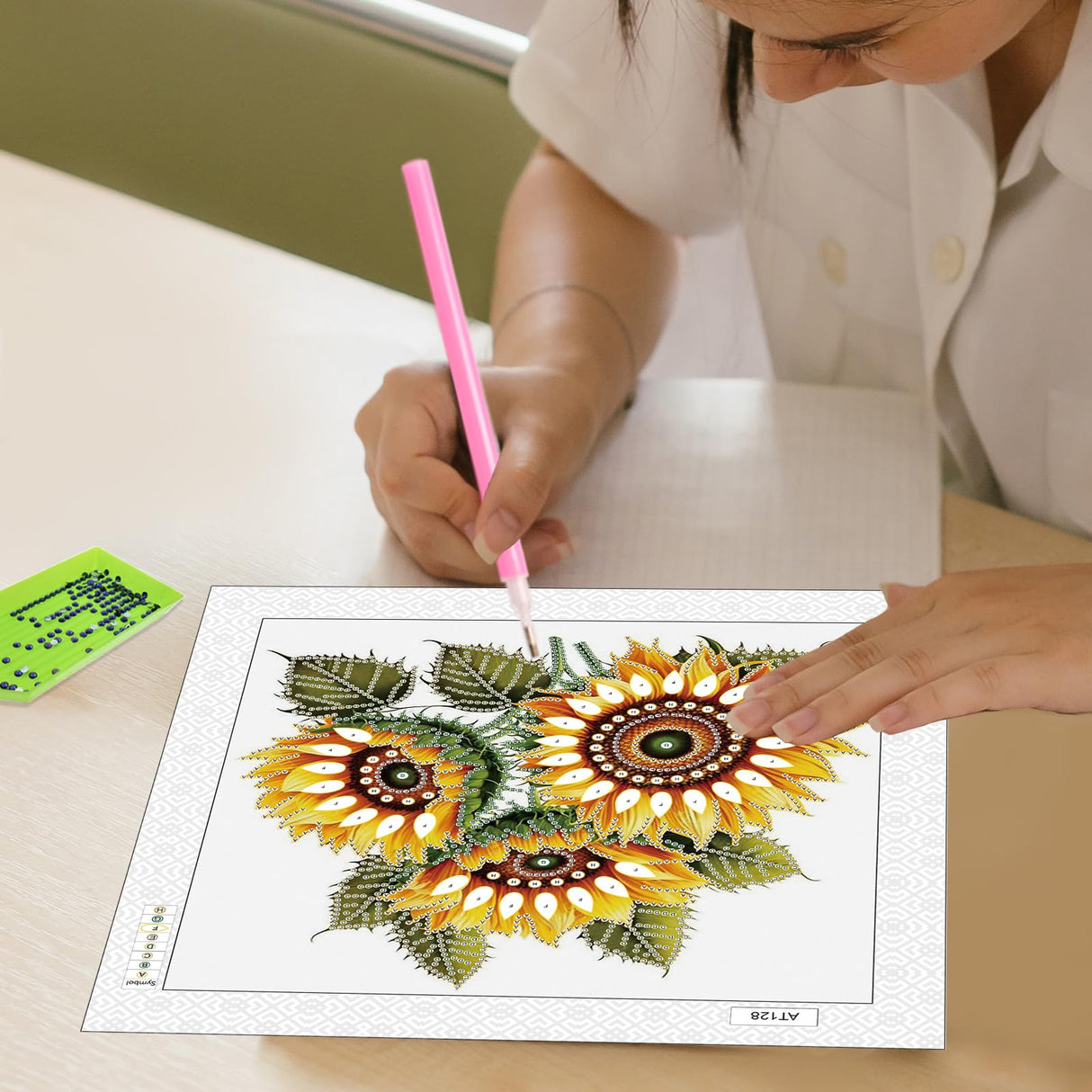 MVVMTOP Diamond Painting Art Kit, DIY Sunflower 5D Special Shape Crystal Diamond Partial Diamond Painting Mosaic Making Craft, Suitable for Home Wall Decor Art Holiday Gift MVVMTOP