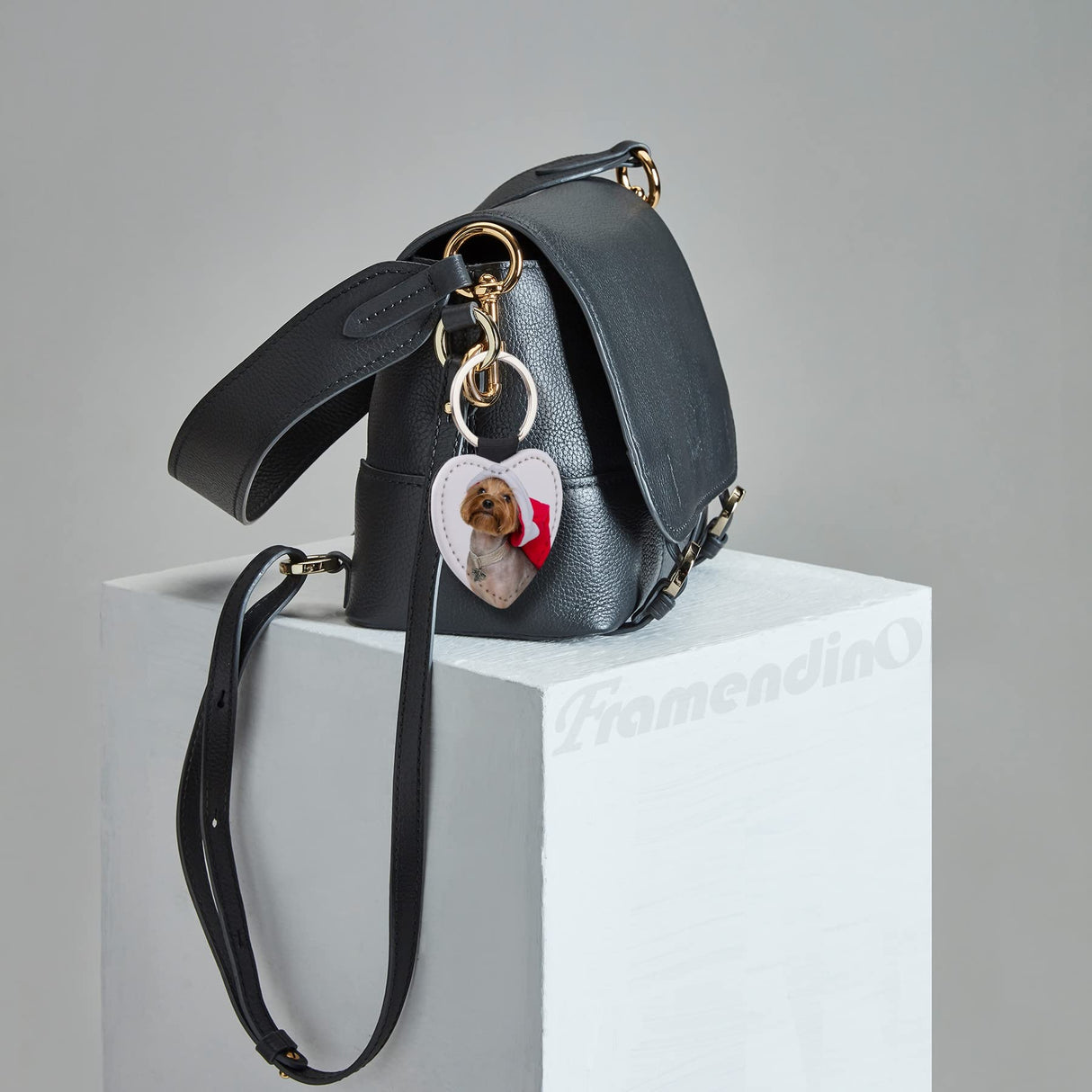 Framendino, 8 Pack Sublimation Blanks Keychain PU Leather Keychain Heat Transfer Key Rings Heart Round Square Rectangle Key Chains for DIY Craft Framendino