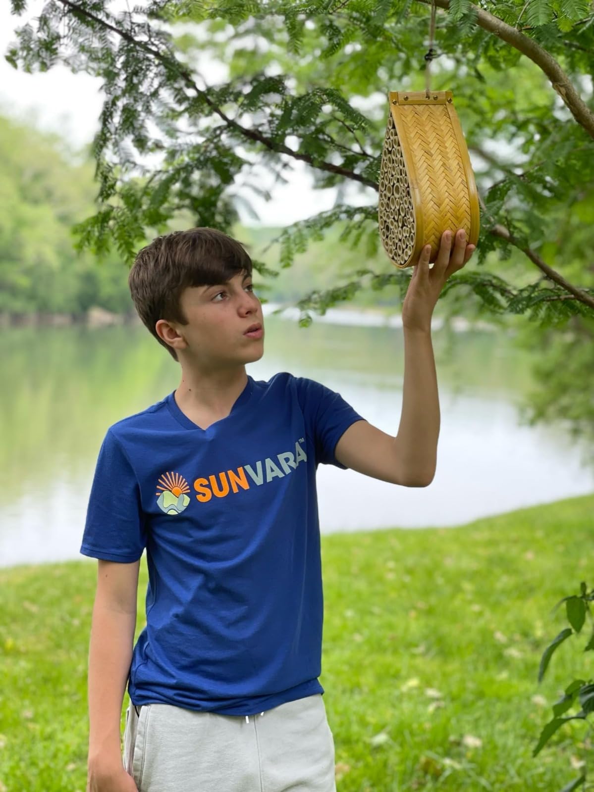 SunVara Mason Bee House for Pollinator Bees Gardering Gifts Bee Hotel SunVara