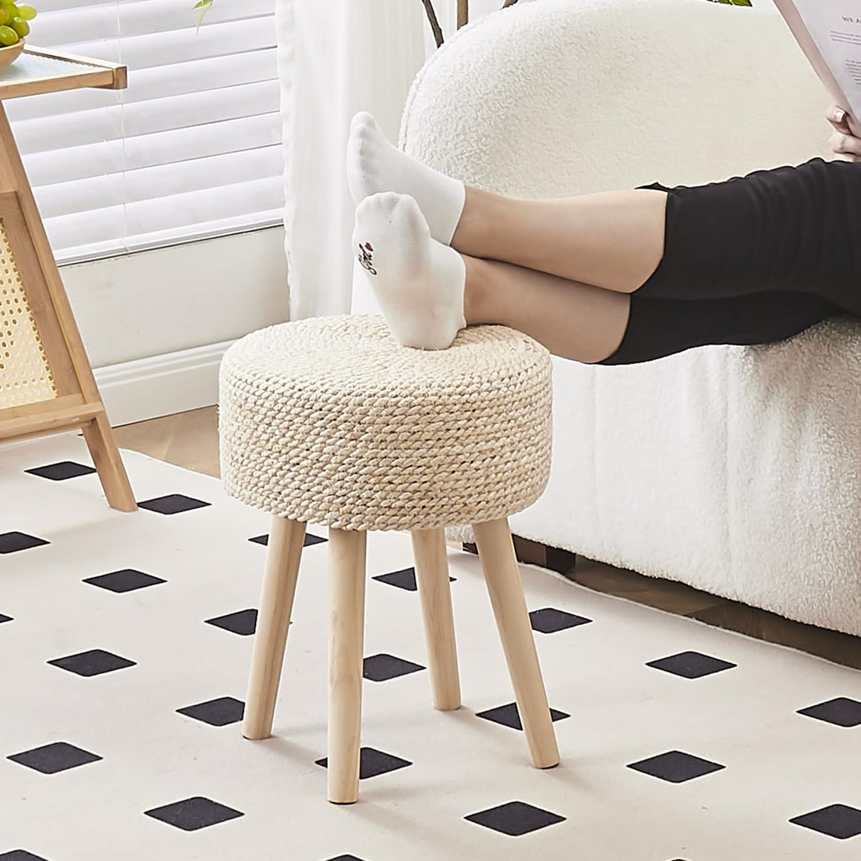 Cpintltr Footstool Ottoman Round Natural Seagrass Foot Stool Pouf Ottomans with Solid Wood Legs Hand Weave Footrest Step Stool for Living Room Bedroom Balcony Garden Natural Cpintltr