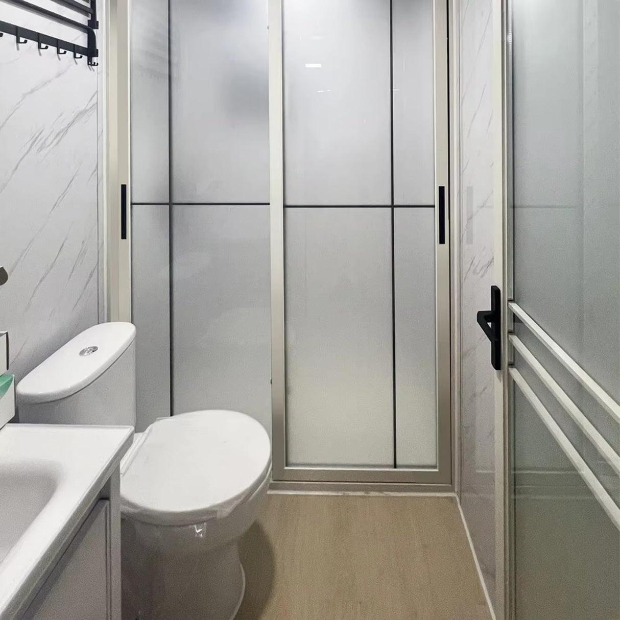 Tiny Home prefab Container House for Sale, 2 Bedroom 1 Bathroom Full Kitchen, Modular Foldable House to Live in for Adults, Mobile Expandable Tiny Homes, Portable prefabricated Living Spaces Generic