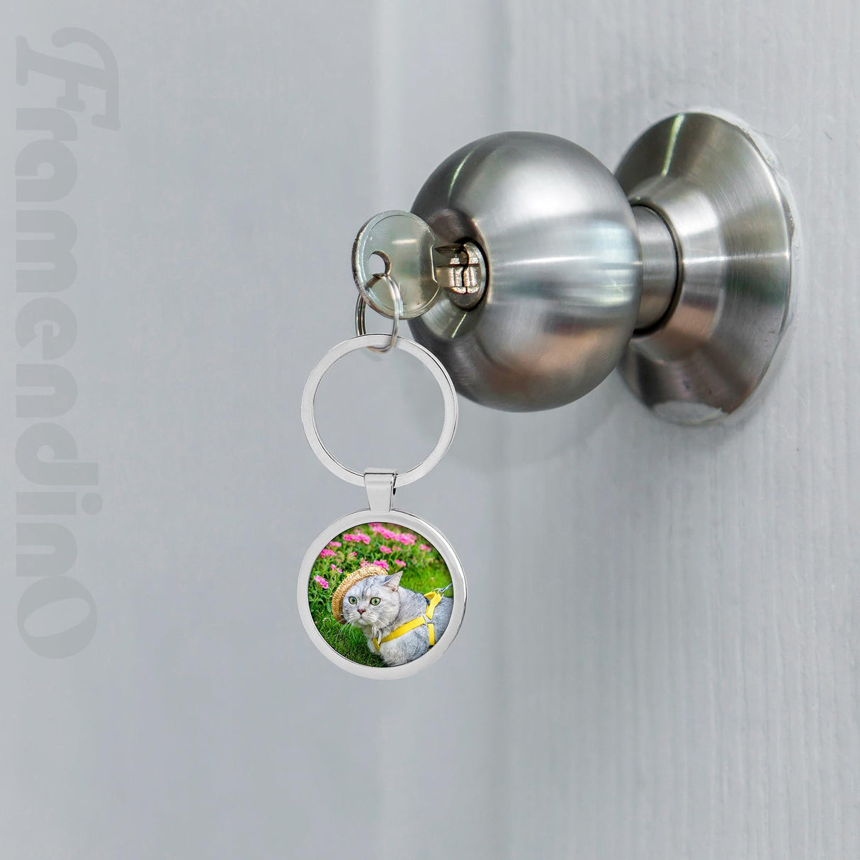 Framendino, 10 Pack Sublimation Keychains Blanks Metal Heat Transfer Round Press Keychain for DIY Crafts Photo Framendino