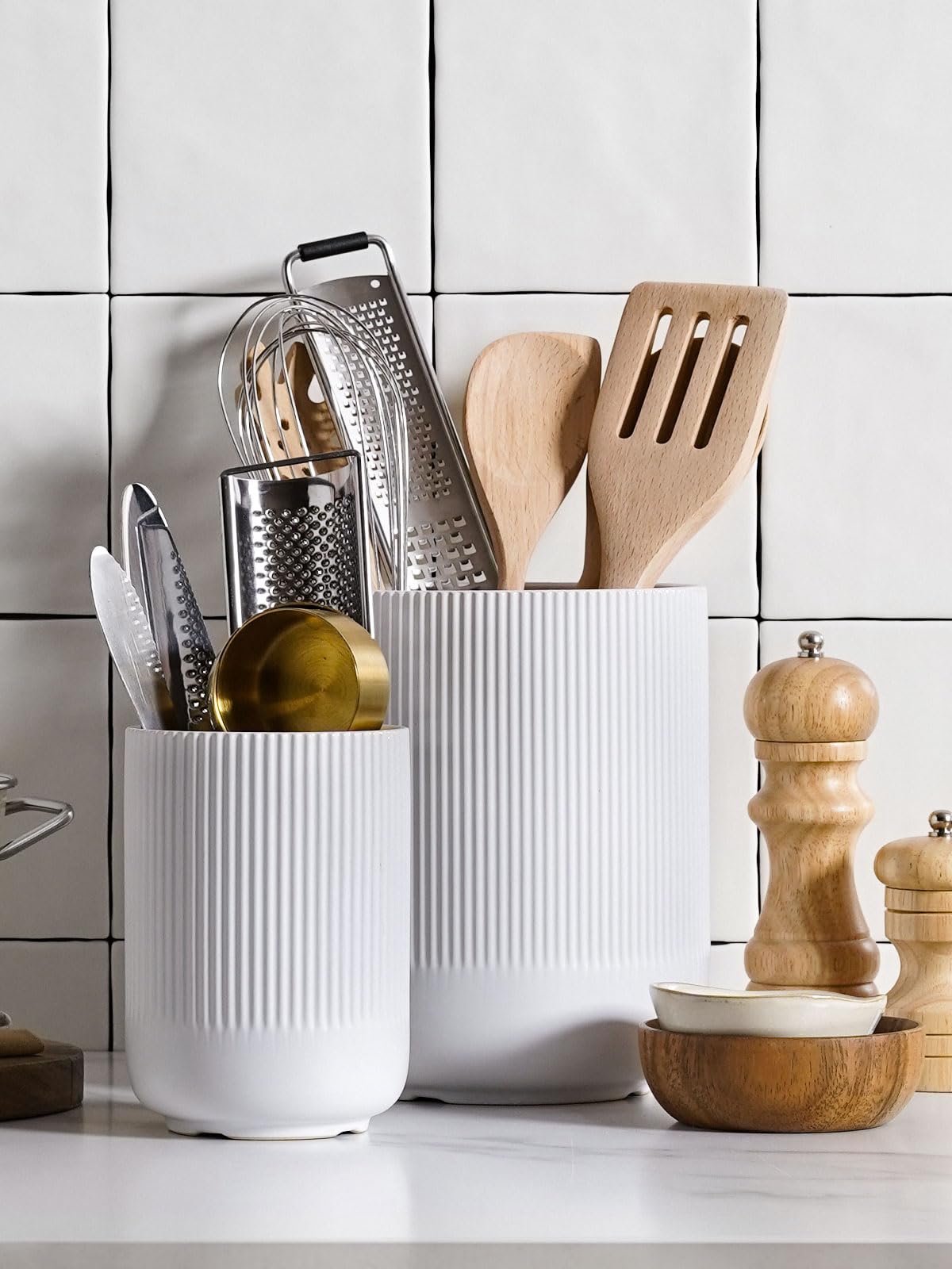 LE TAUCI Utensil Holder, 7.3"+5.4" Ceramic Kitchen Utensil Holder for Countertop, Large Cooking Utensil Crocks for Kitchen Counter, Morden Utensil Organizer for Spatula, Kitchen Decor, Set of 2, White LE TAUCI
