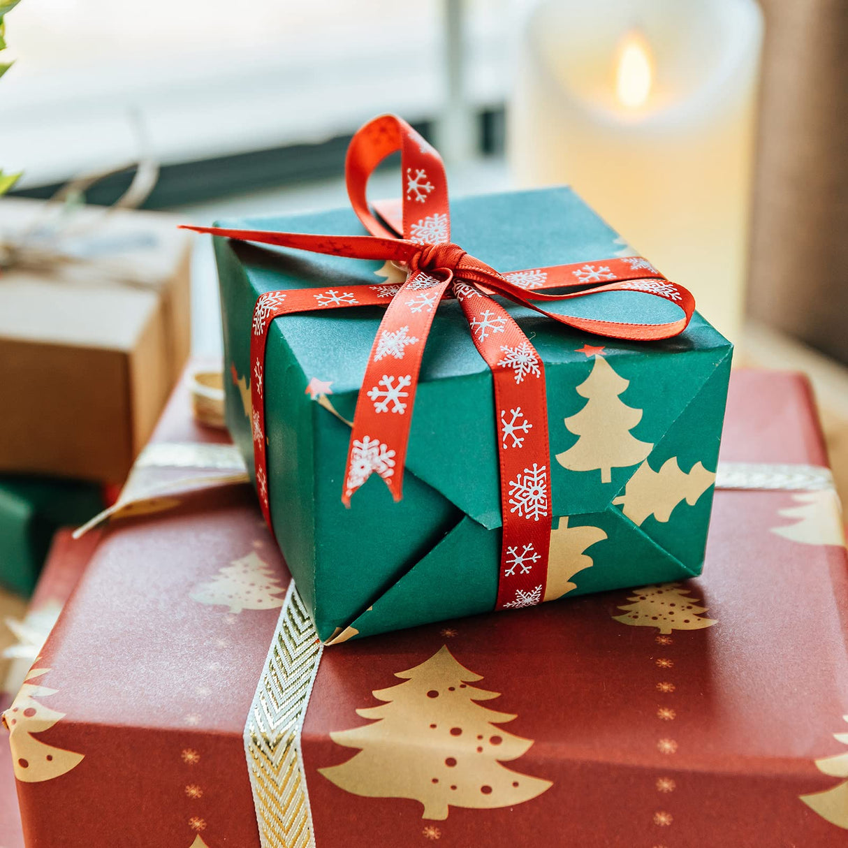 60 Yards 3/8" Christmas Ribbon for Crafts, White Red and Green Holiday Grosgrain Ribbon Christmas Ribbon for Gift Wrapping Festival Holiday Party Hair Bow Clips DIY Crafts Decoration (6 Rolls) DHAIQC