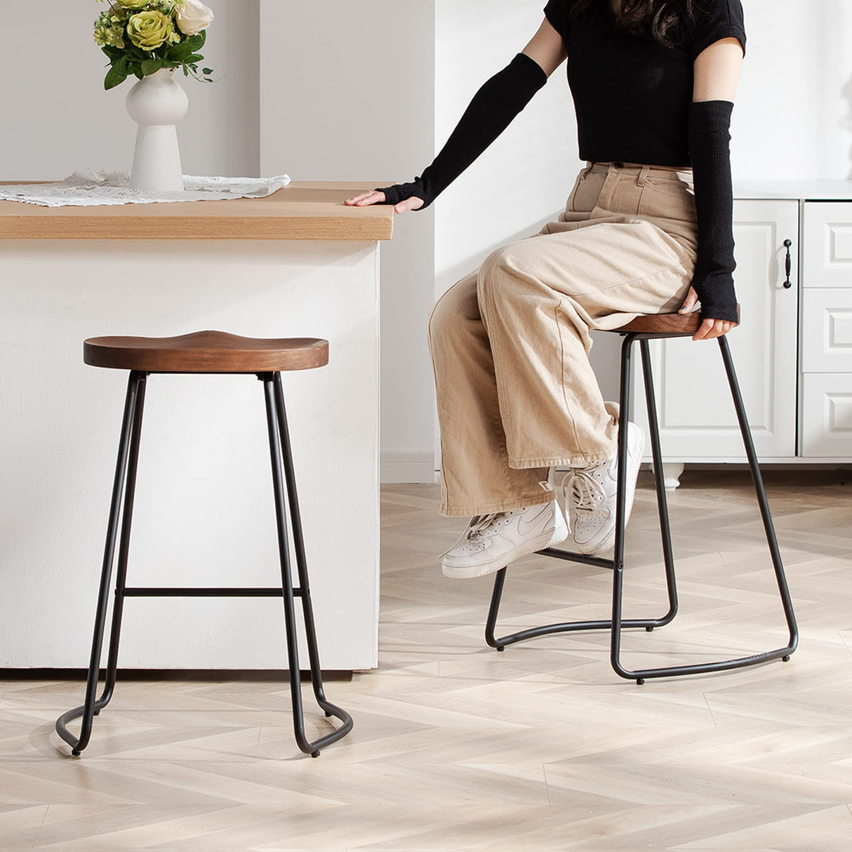 HeuGah Bar Stools Set of 3, Solid Wood Counter Height Bar Stools 26 Inch Barstool Chair for Kitchen Island Rustic Saddle Seat Backless Stools with Metal Leg (Walnut, 3 PCS 26Inch Counter Chair) HeuGah