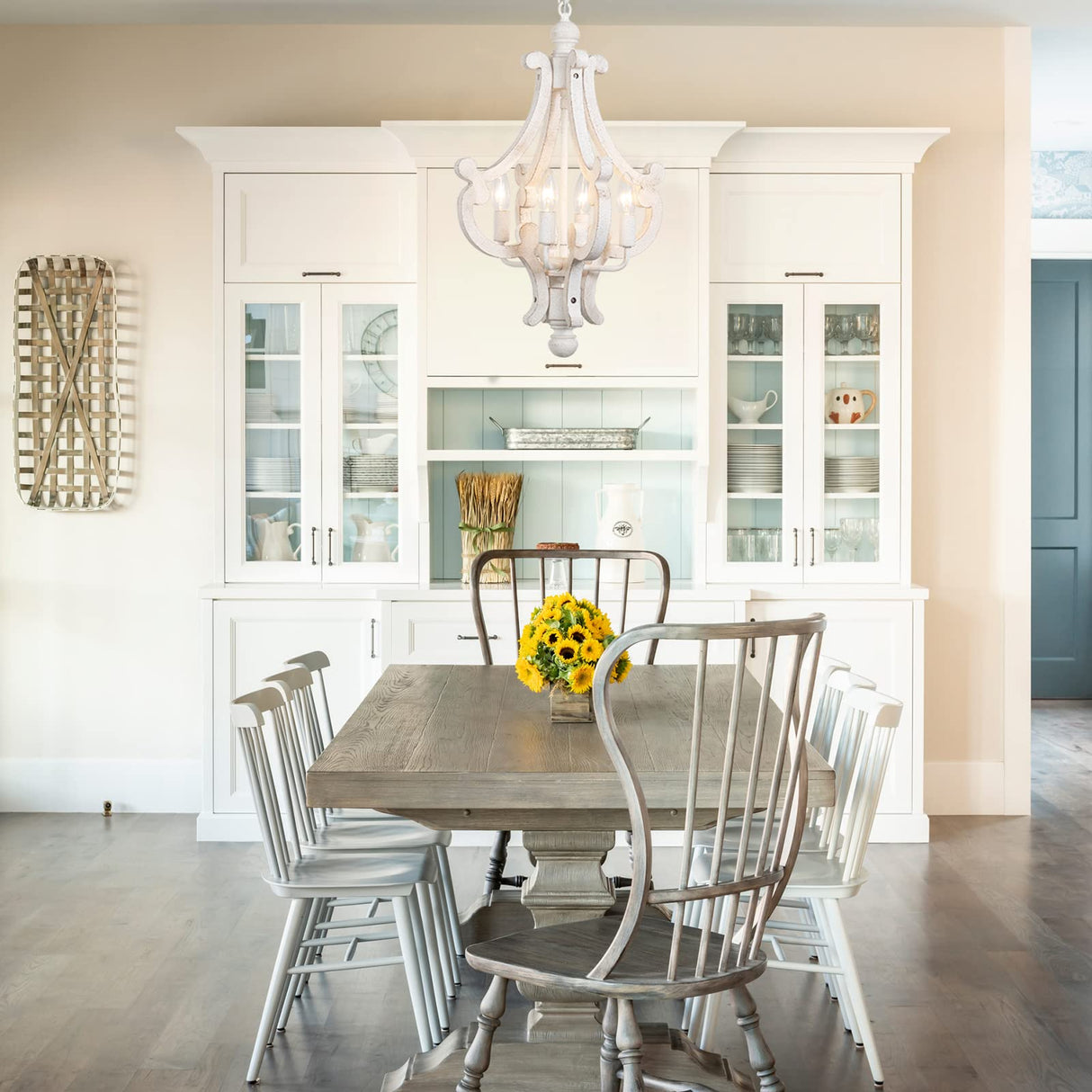 ALISADABOY Farmhouse Rustic Wood Light Fixture Distressed White Dining Room Pendant Chandelier French Country 4 Light Candle Hanging Lamp for Kitchen Island Living Room Bedroom Entryway Foyer ALISADABOY