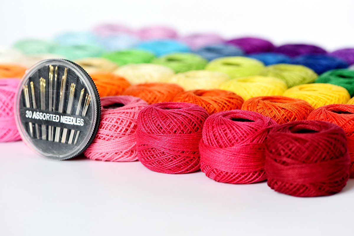 LE PAON 48 Crochet Thread Set Balls 100% Long-Staple Cotton Rainbow Colors of Size 8 Threadand Free 30 Golden Needles 48 Balls for Crochet Hardanger Cross Stitch Needlepoint Hand Embroidery LE PAON