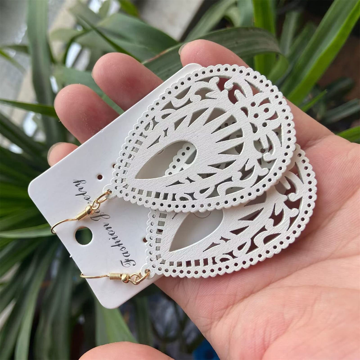 MALOYANVE Bohemian Wood Earrings for Women Handmade Natural Retro Lightweight Teardrop Geometric Hollow Wooden African Dangle Drop Geometric Statement Earrings Boho Vintage Ethnic (White) MALOYANVE
