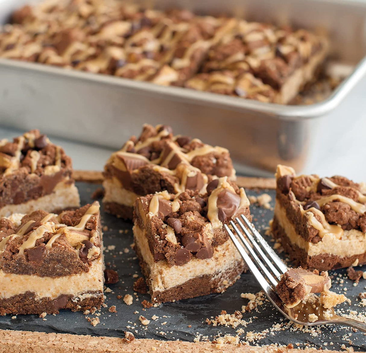 Nordic Ware Natural Aluminum Commercial Cake Pan with Lid, Rectangle Pan with Lid Silver, 9 x 13 Nordic Ware