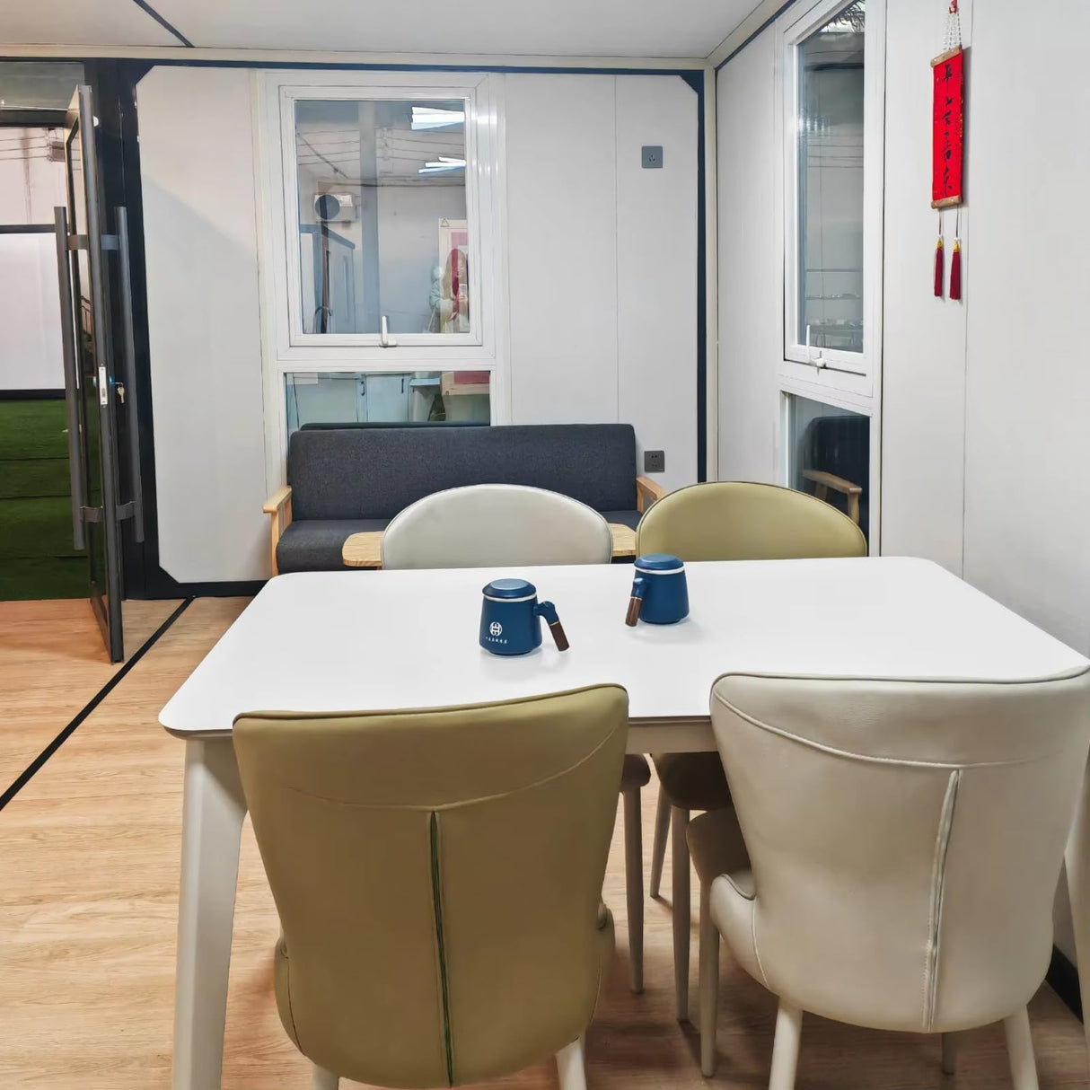 Prefab Tiny Homes to Live in for Adults, 20ft Expandable Prefab Modular House with 2 Bedroom Fully Equipped Bathroom and Kitchen Affordable Compact Living Solution, Foldable Container House Villa Home Generic