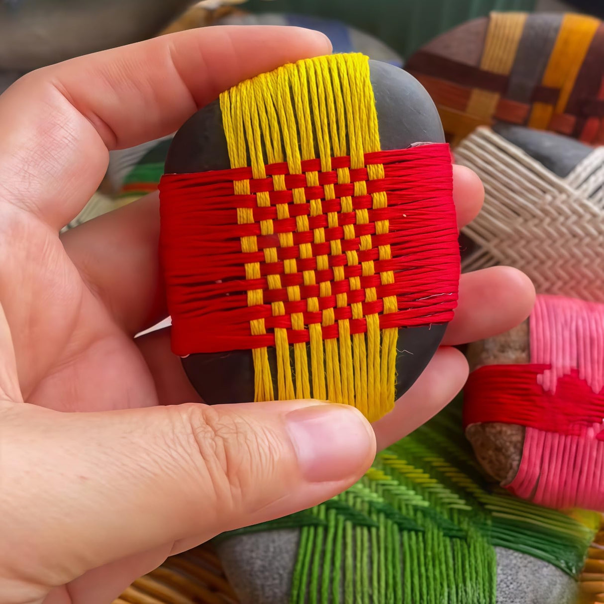 MSACC 125PCS Rock Painting DIY Kit, Arts and Crafts for Girls Boys Rocks Tween Gift Art Set, Craft Kits with Gem Stickers Googly Eyes Paintbrushes DIY Twisting Stick Mini Bows Yarn Pom Pom Balls MSACC