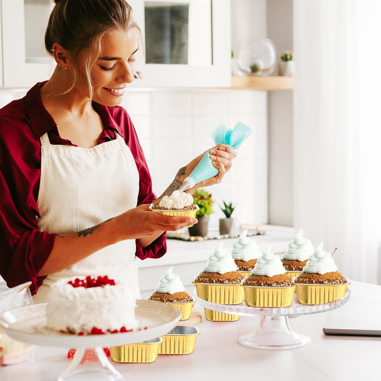 Aoriher 150 Pieces 10 oz Mini Cake Pans with Lids Aluminum Foil Baking Cups Square Disposable Cupcake Cups Baking Tins for Kitchen Brownie Pudding Desserts Muffin Ramekins Holders(Gold) Aoriher