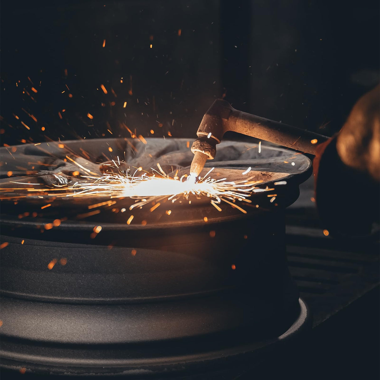 TOOLIOM Oxygen & Acetylene Torch Kit, Gas Cutting Welding Torch Set Welder Tools with Regulator Gauges Nozzles Hose TOOLIOM