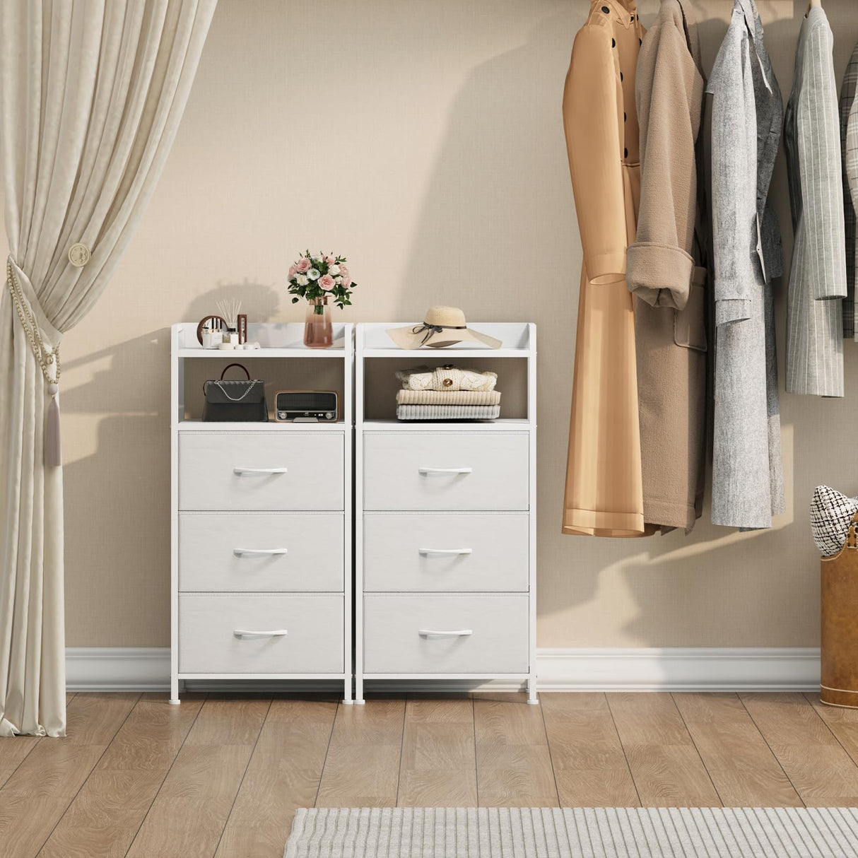 Somdot Nightstand with 3 Drawers, Dresser with Fabric Bins for Bedroom, Hallway, Entryway, Nightstand Bedside Table Furniture, Sturdy Steel Frame, Wooden Top, Easy Pull Fabric Bins, White Leather Somdot