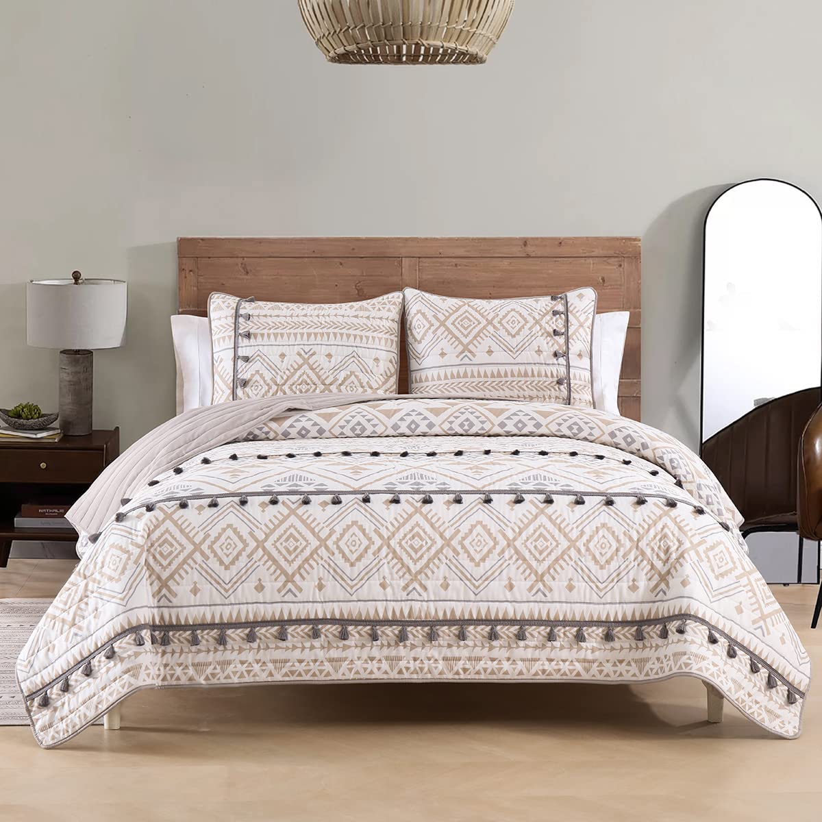 HORIMOTE HOME Boho Style Beige King Quilt Set with Tassle, Soft and Lightweight Bedspread for All Season, Full Size Bed Coverlet with 2 Matching Pillow Shams (3 Piece) HORIMOTE HOME