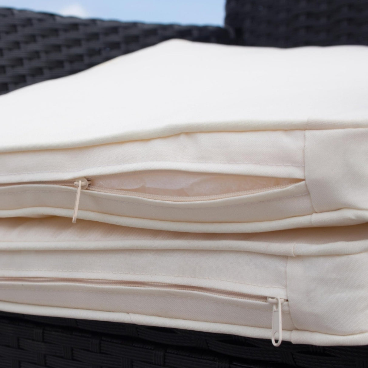 EMKK 5 Piece Outdoor Dining Set All-Weather Wicker Patio Table and Chairs with Cushions, Acacia Glass Tabletop for Backyard Porch Garden Poolside, OneSize, Black+Cream EMKK