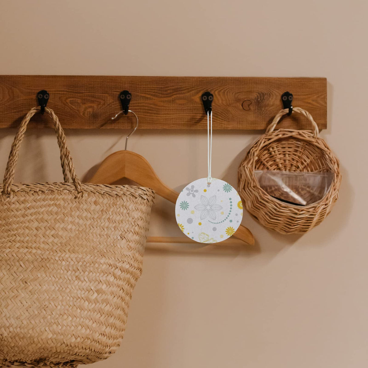 MAIKESUB 25 Pieces Round Sublimation Air Freshener Blank Sheets Car Scented Hanging Sheets Felt Air Freshener White Fragrant Sheets with 25 Pieces Bags and Elastic Rope for Car Interior Use and Decor MAIKESUB