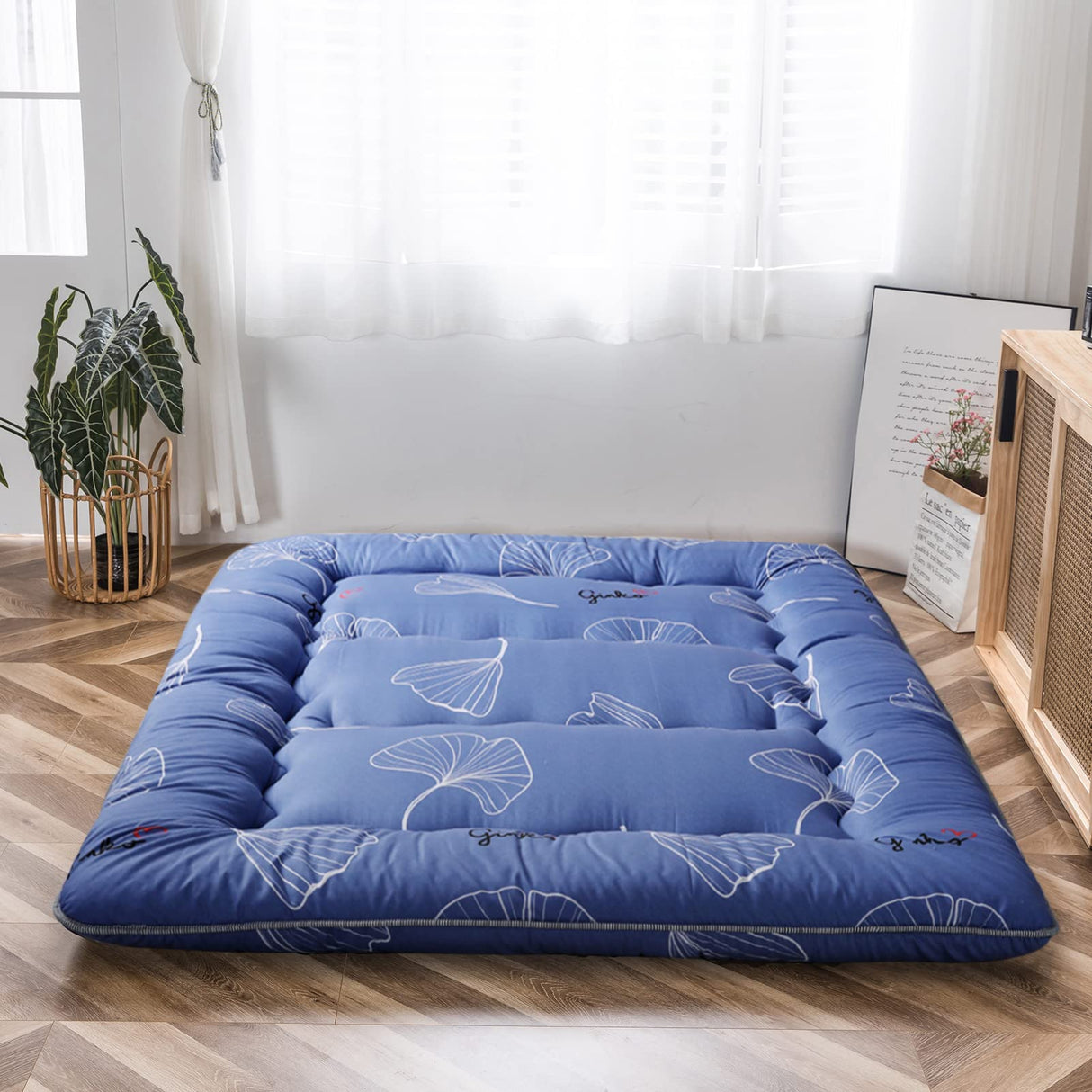 MAXYOYO Leaf Printed Japanese Floor Futon Mattress, Tatami Floor Mat Portable Camping Mattress Kids Sleeping Pad Foldable Roll Up Floor Lounger Couch Bed Queen Size MAXYOYO