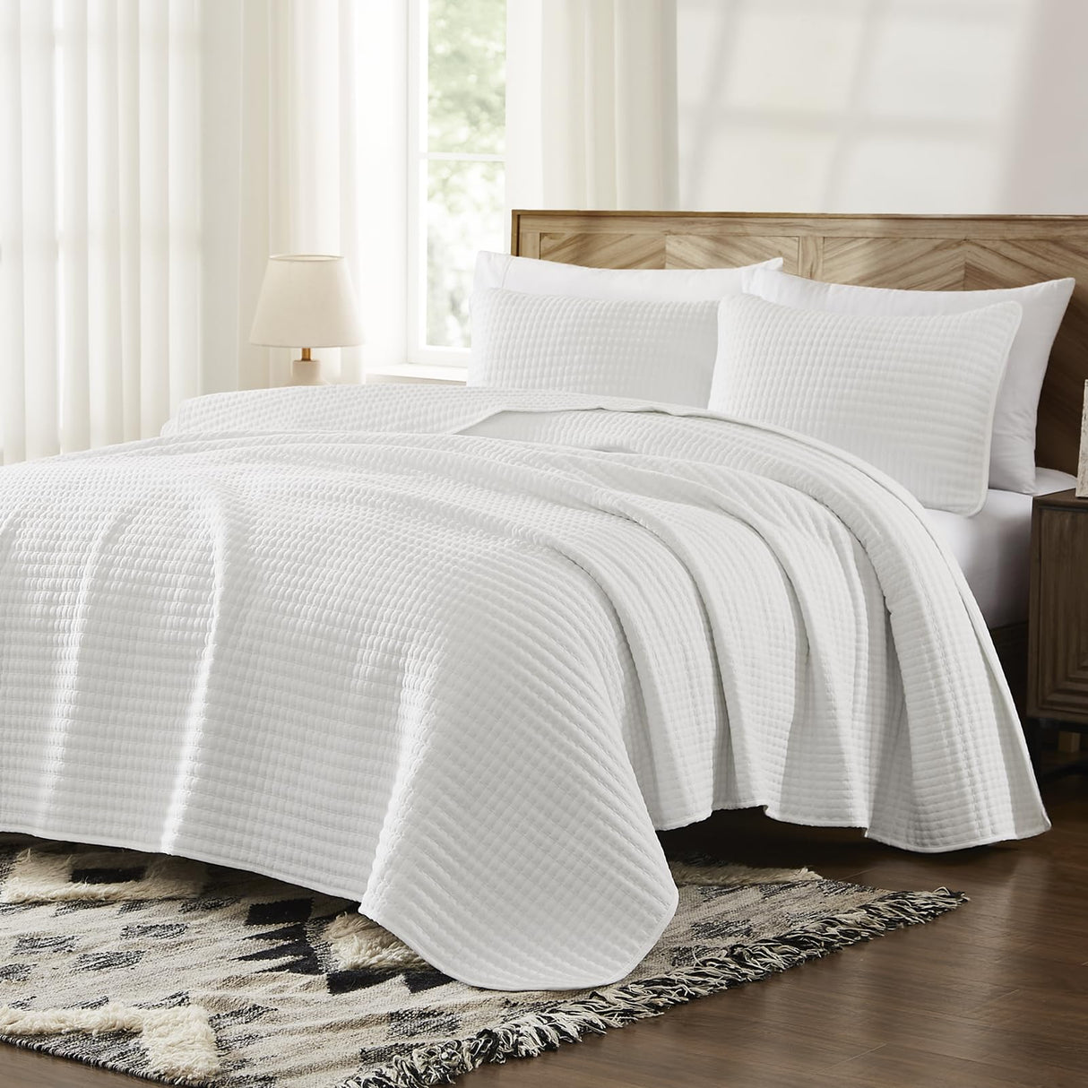 WRENSONGE White Quilt Set Queen Size-3 Pieces Lightweight Bedspreads Summer Coverlet for All Season, Soft Quilt Bedding Set with 2 Pillow Shams Suitable for Bed & Couch WRENSONGE