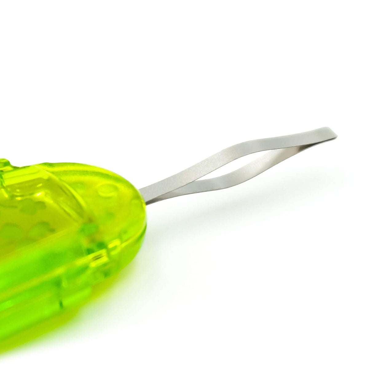 Clover 8611 Needle Threader for Embroidery Needles-Apple Green Clover