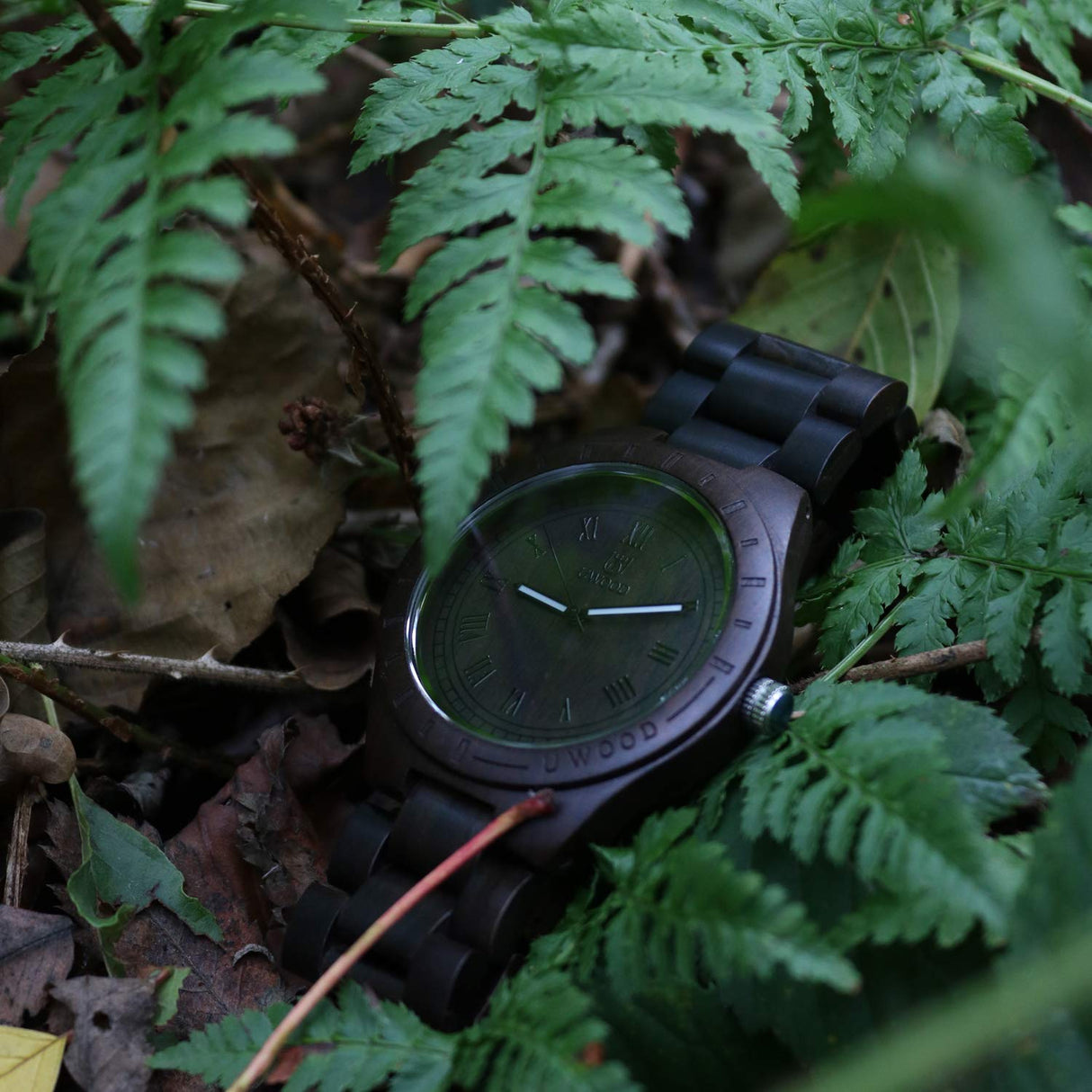 LeeEv Mens Light Weight Unique Wood Watch, Uwood Series Handmade Sandalwood Analog Quartz Vintage Roman Number Natural Wooden Wristwatch LeeEv