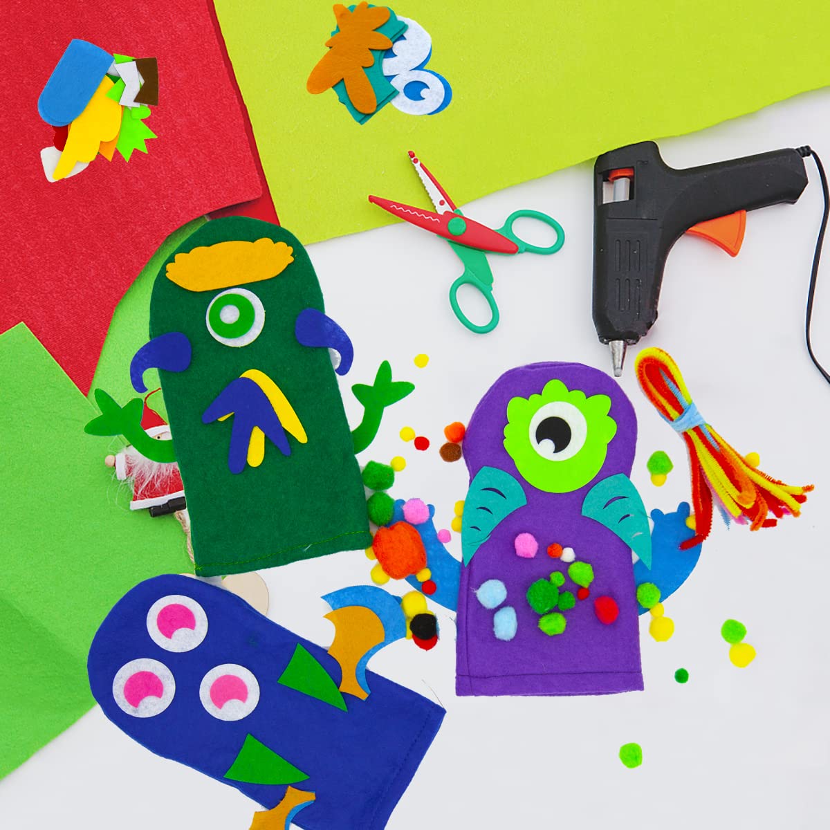 18 Pieces DIY Hand Puppets Making Kit Felt Sock Creative Art Craft Making Your Own Puppets Colorful Pompoms Wiggle Googly Eyes Storytelling Role Play Party Supplies Yaveron