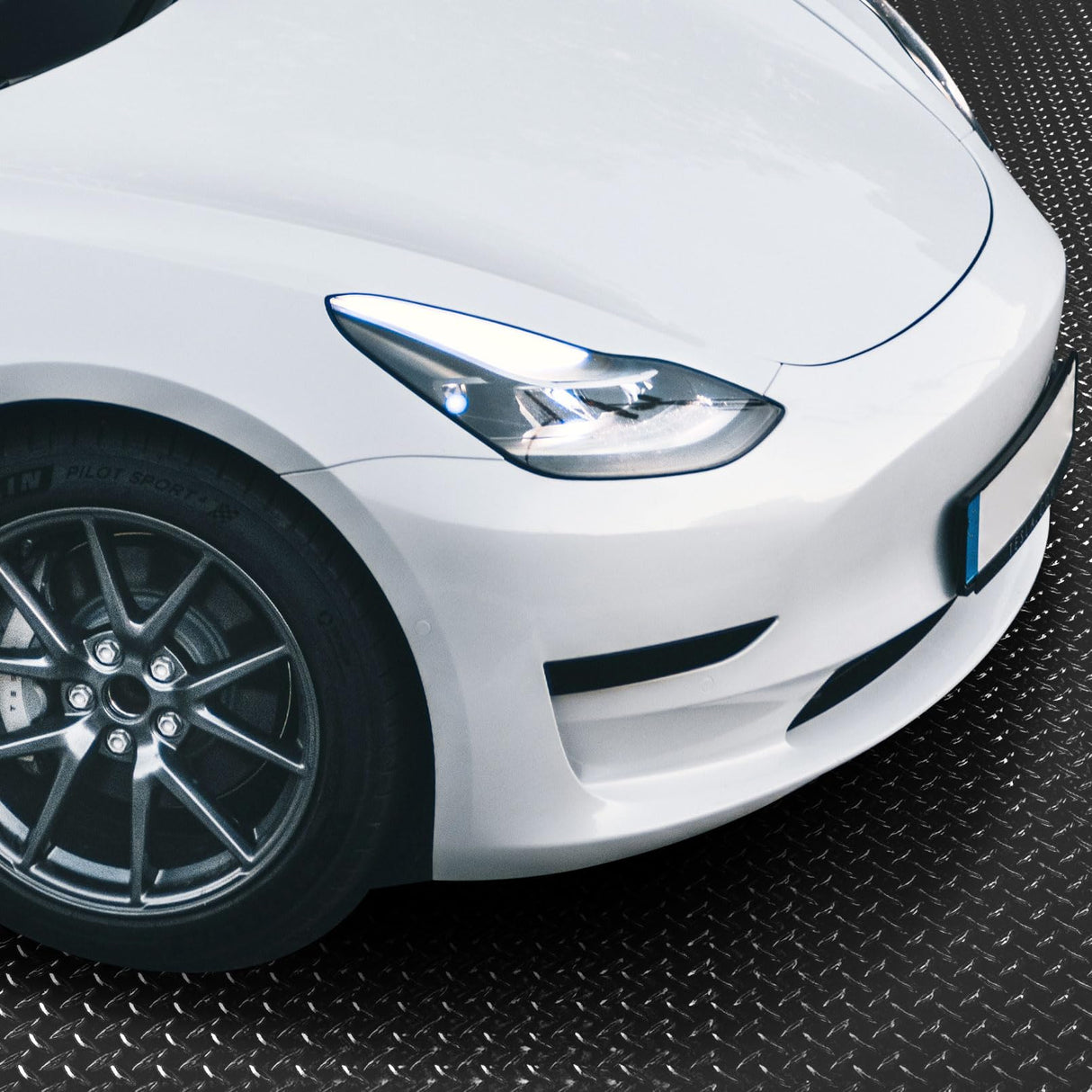 Grandroad auto 8x20 FT Garage Floor Mat, 2.4mm Thicked Flooring Roll 160 sqft Diamond Plate PVC Rubber Trailer Mat, Non-Slip Floor Protector Mat for Garage Warehouse Gyms Boats, Black Grandroad auto