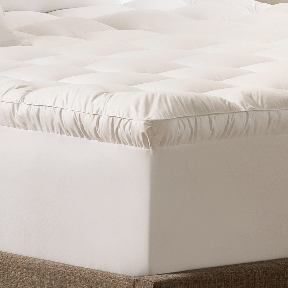SERTA Down Illusion Soft Hypoallergenic 2 inch Pillowtop Simple Fit Mattress Topper, Queen, White Serta