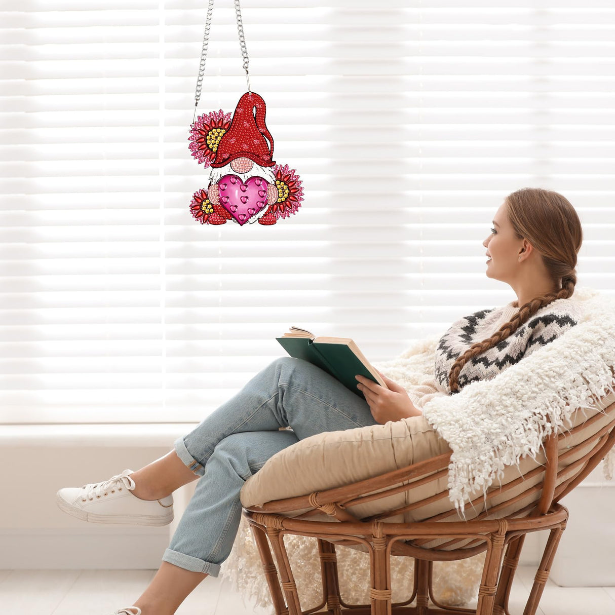 AiYuanzsh Love Gnome Diamond Painting Hanging Ornament, DIY 5D Diamond Art Pendant with Heart and Flowers, Special-Shaped Diamond Kit for Valentine's Day or Romantic Home Decoration AiYuanzsh